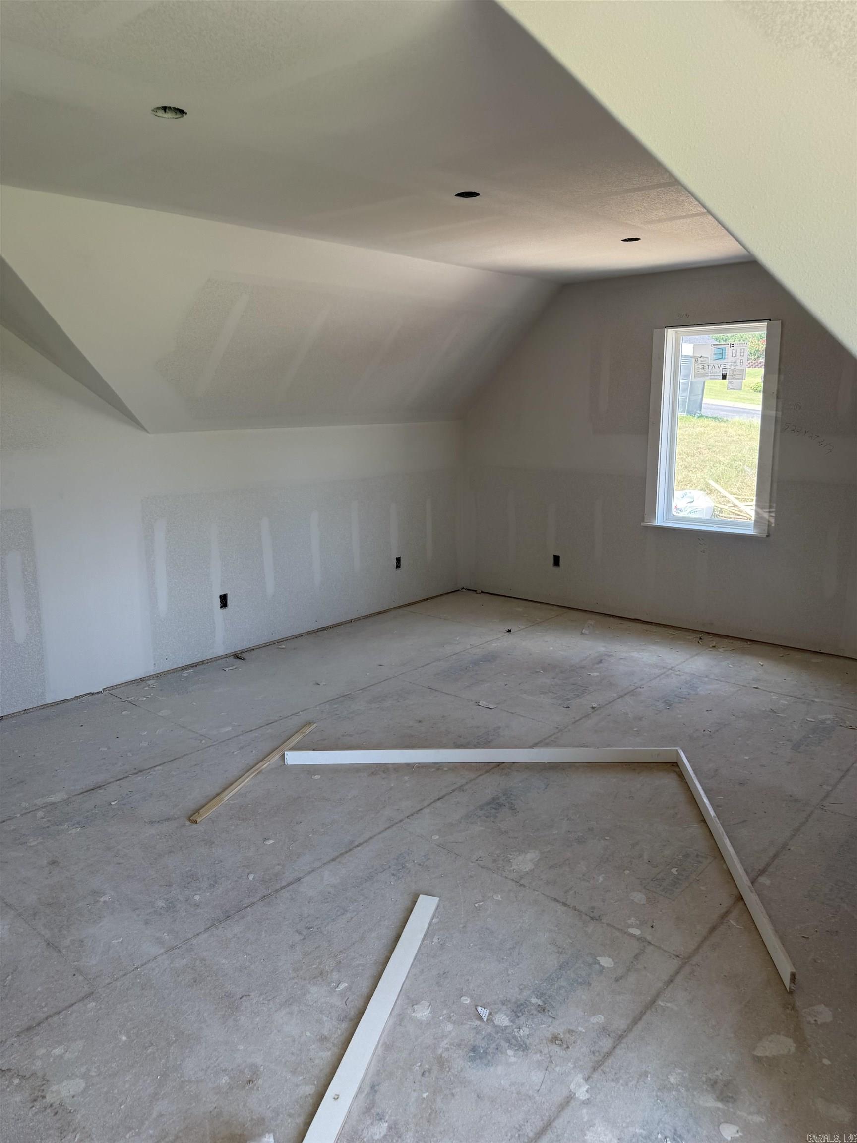 280 Chinook Drive Property Photo 6