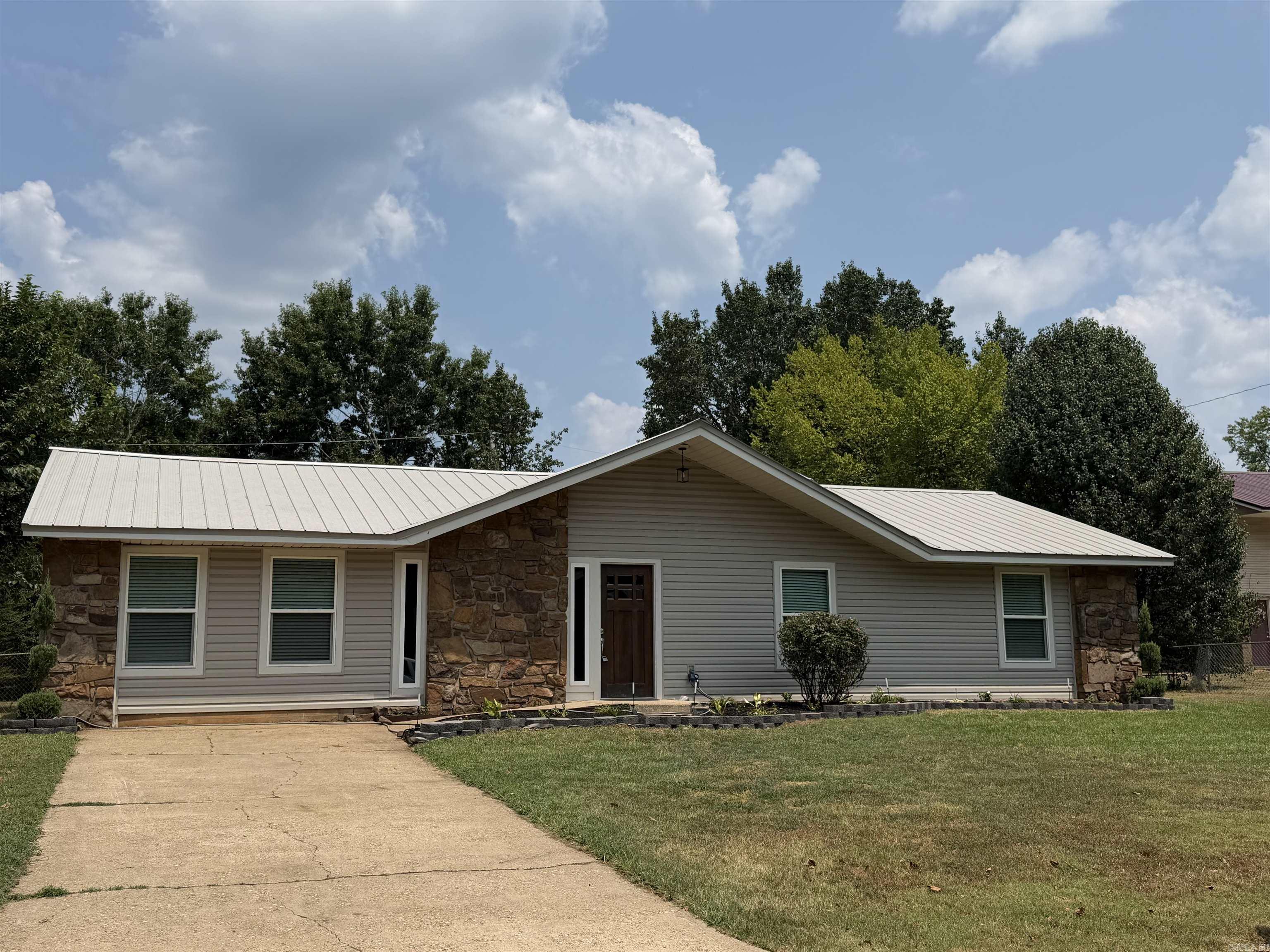 125 Shadybrook Drive