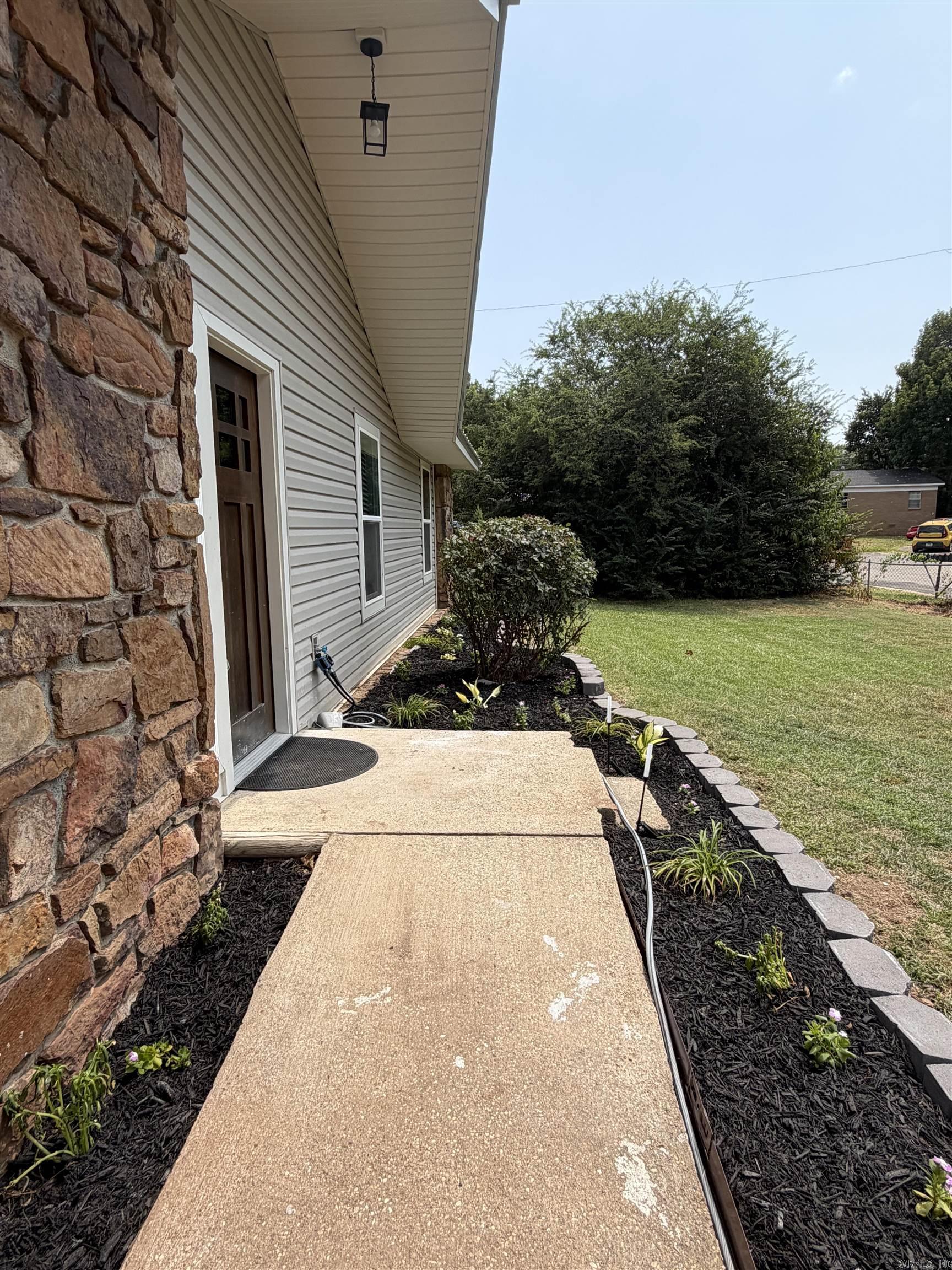 125 Shadybrook Drive Property Photo 4