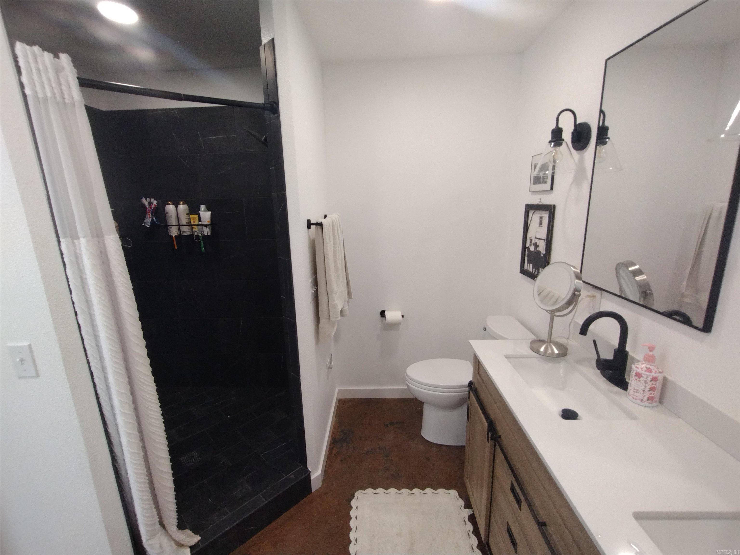 1192 Alamo Dr Property Photo 4