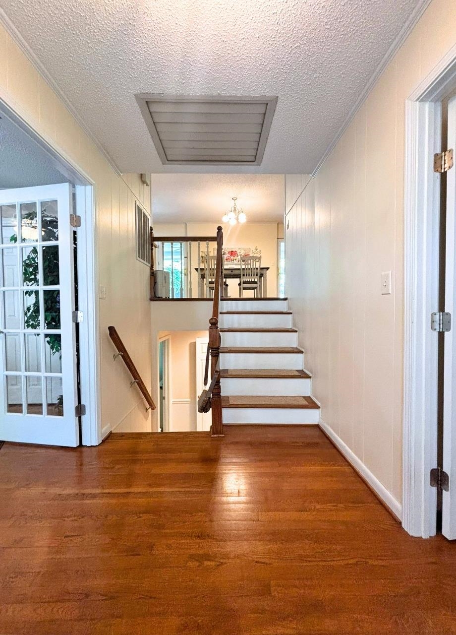 17 Powhatan Drive Property Photo 8