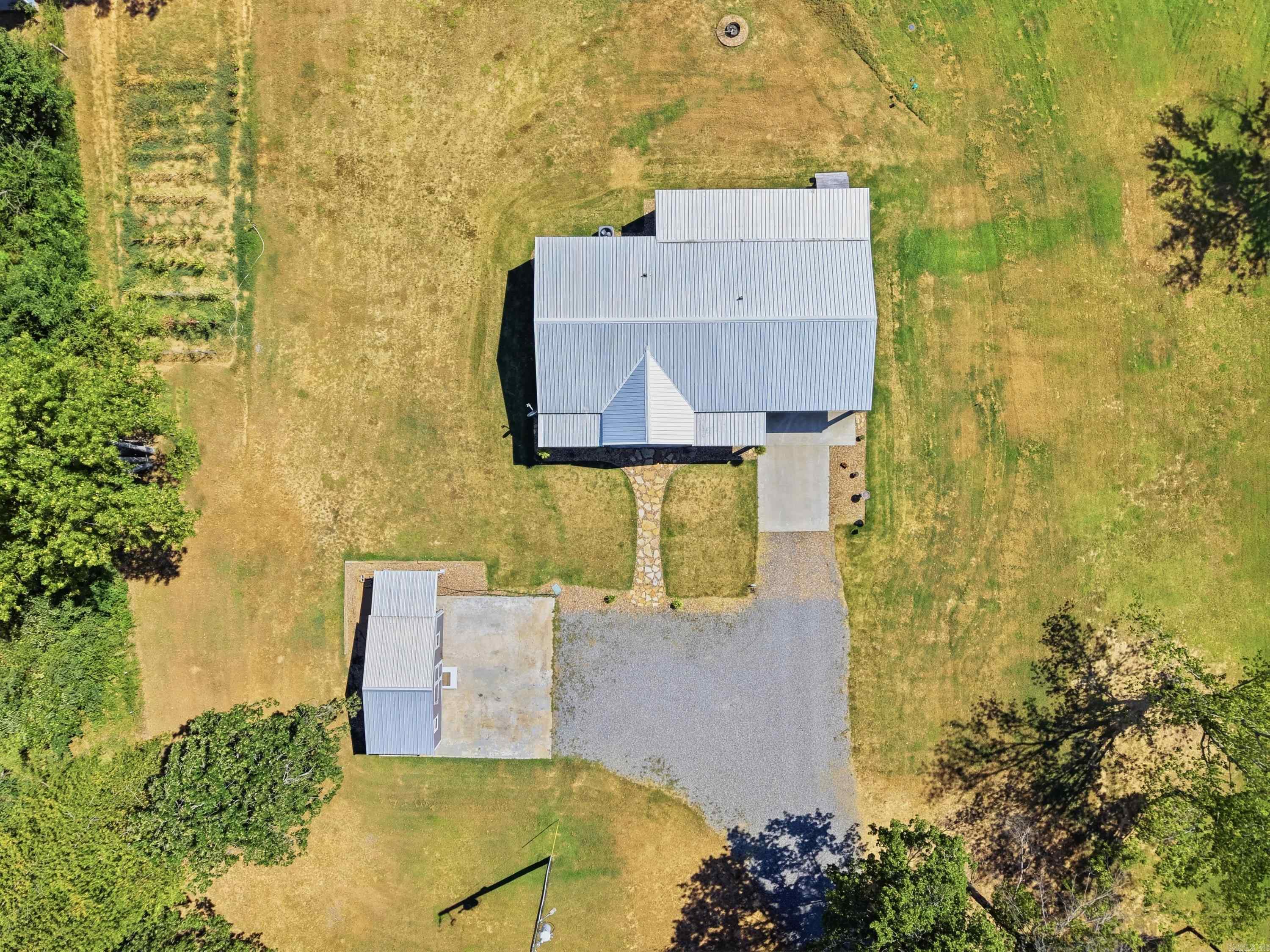 101 Miller Rd Property Photo 8