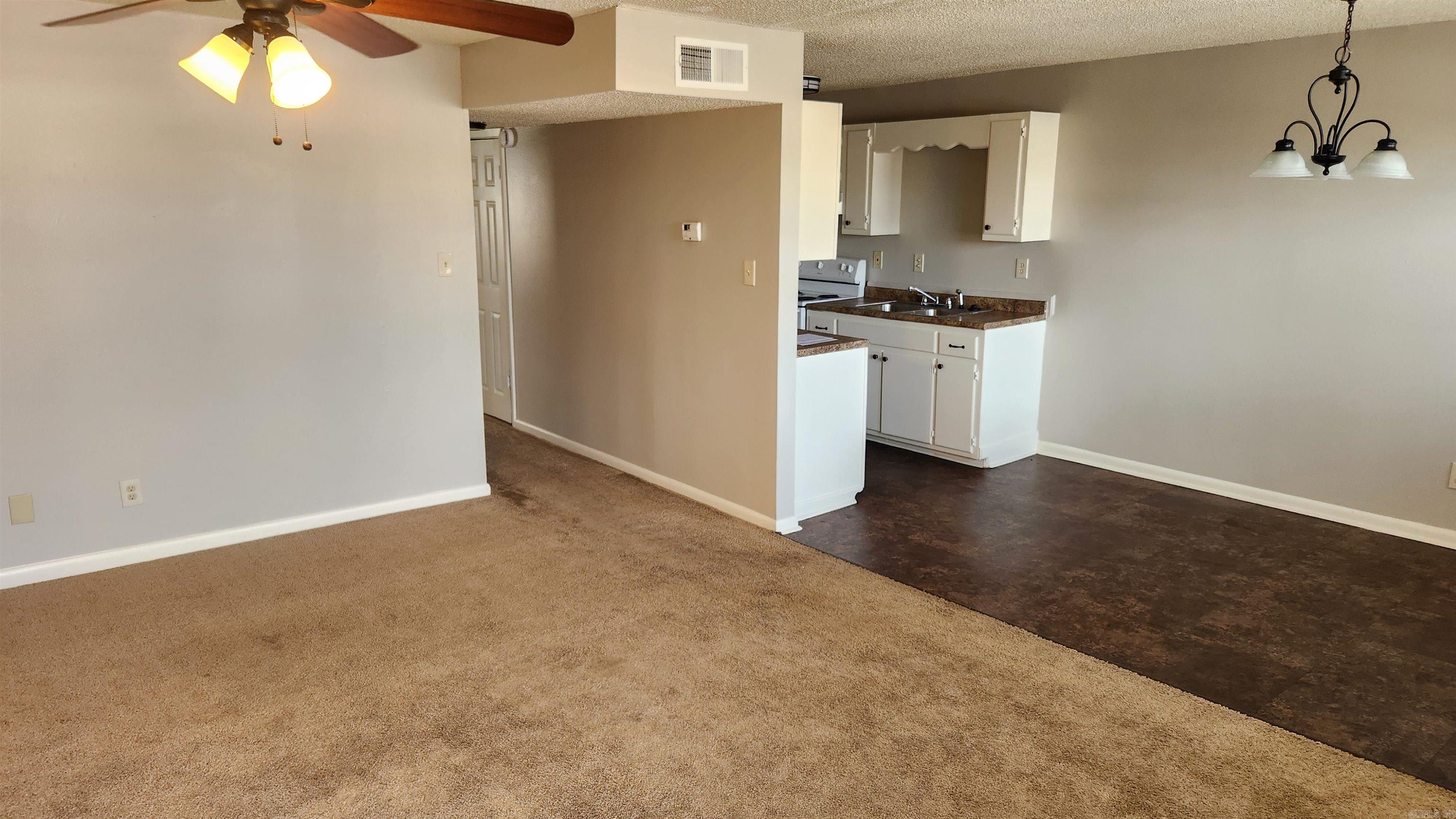 15617 I-30 Property Photo 1