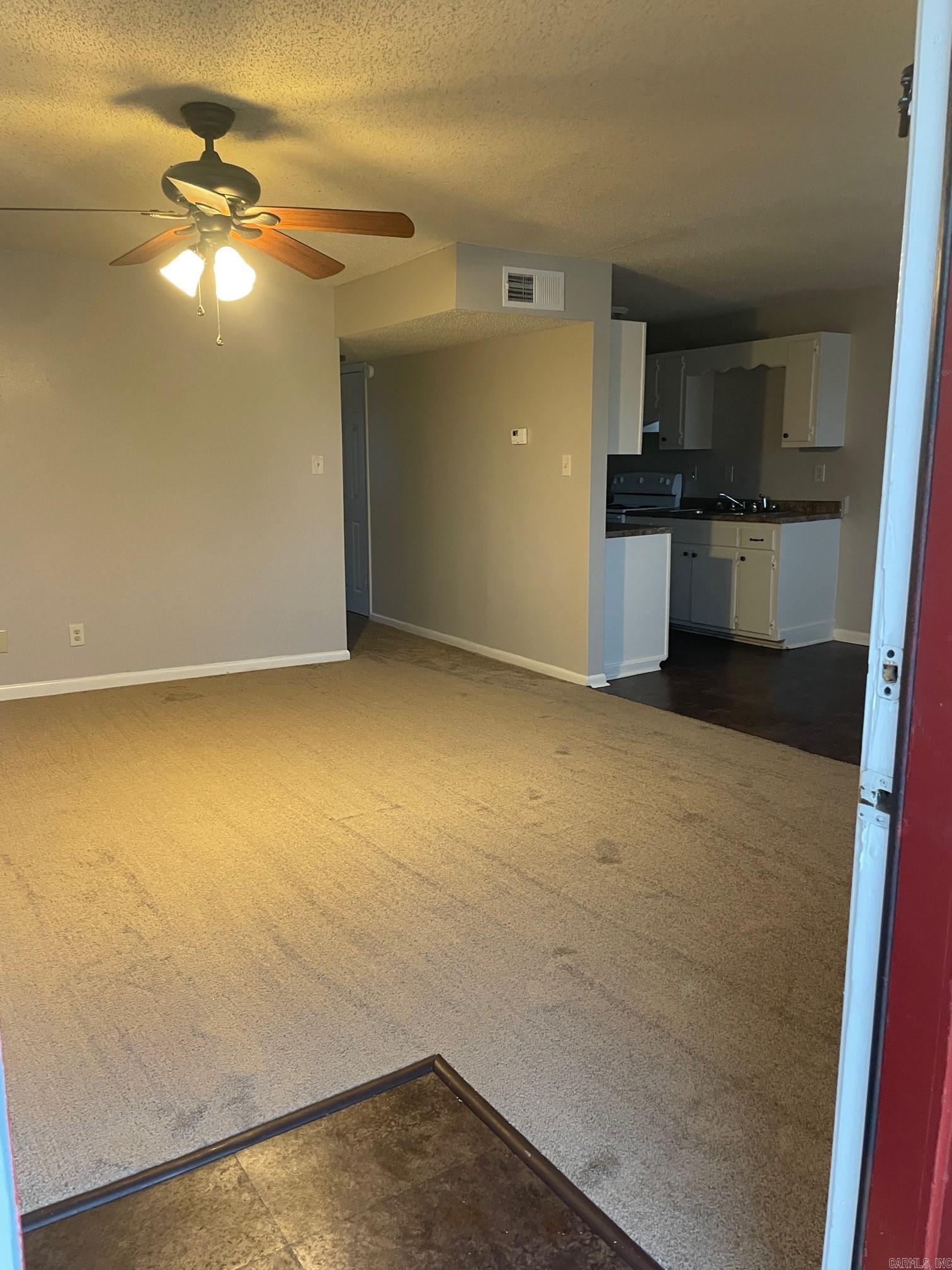 15617 I-30 Property Photo 3