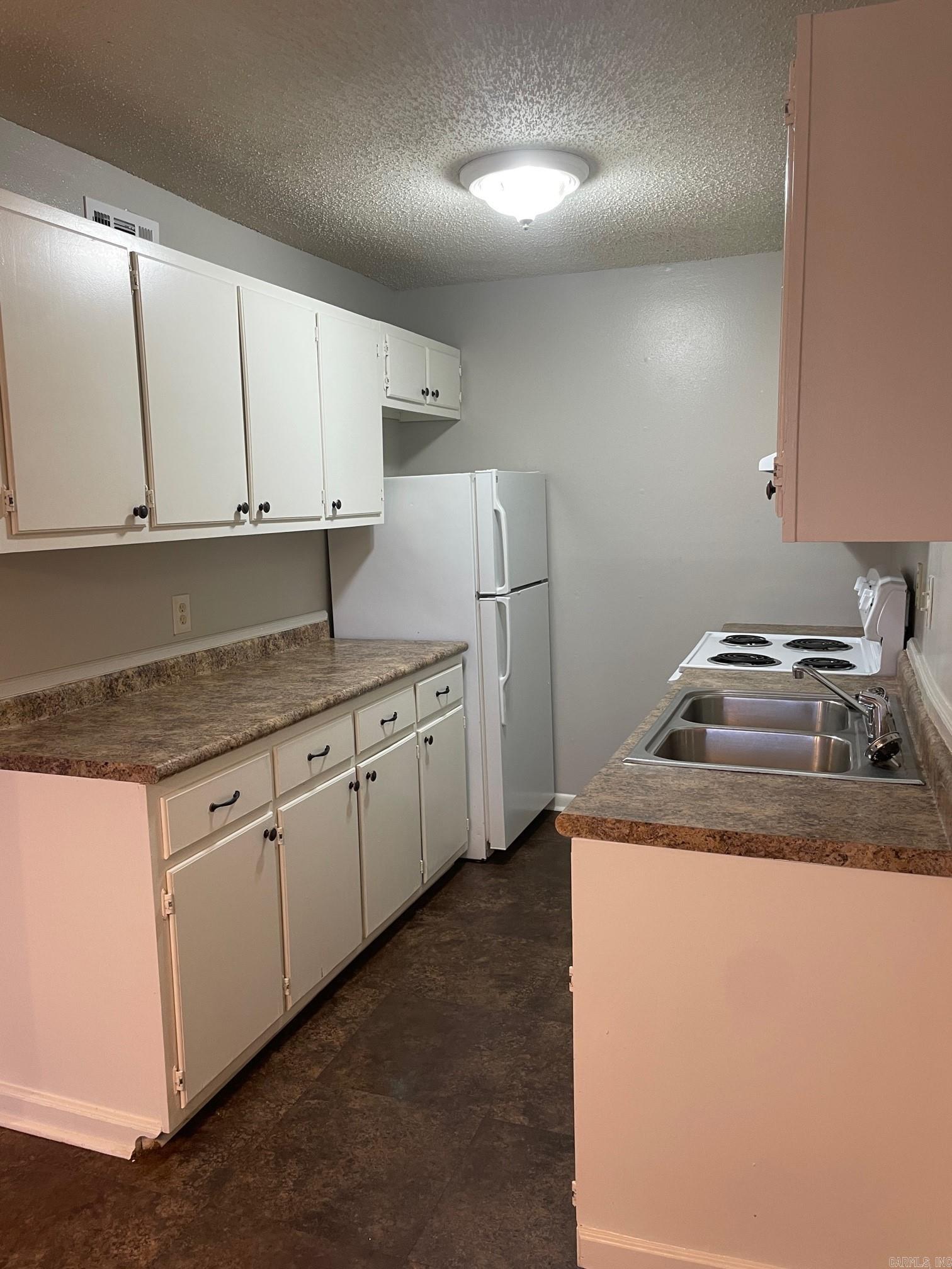 15617 I-30 Property Photo 6