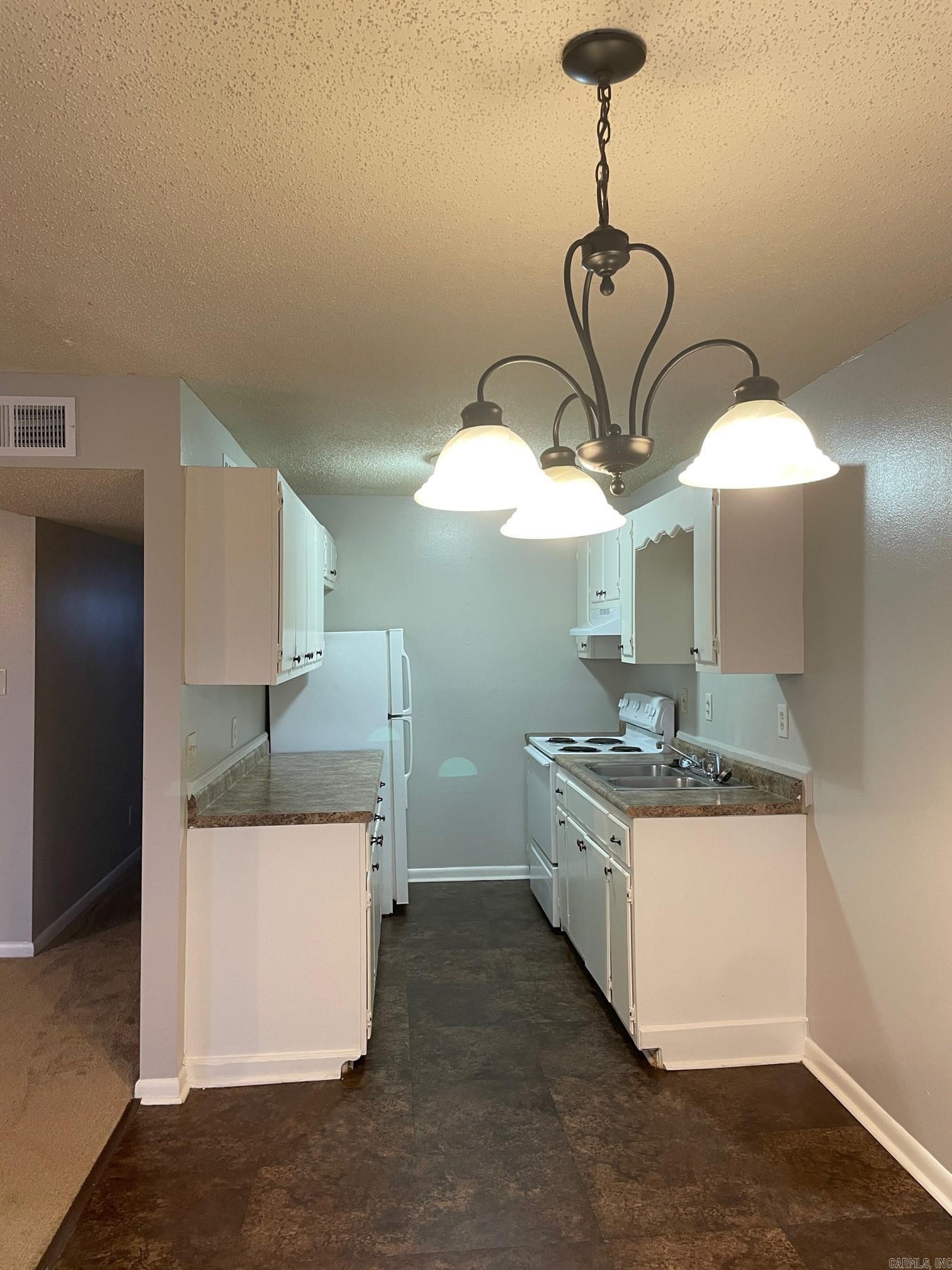 15617 I-30 Property Photo 7