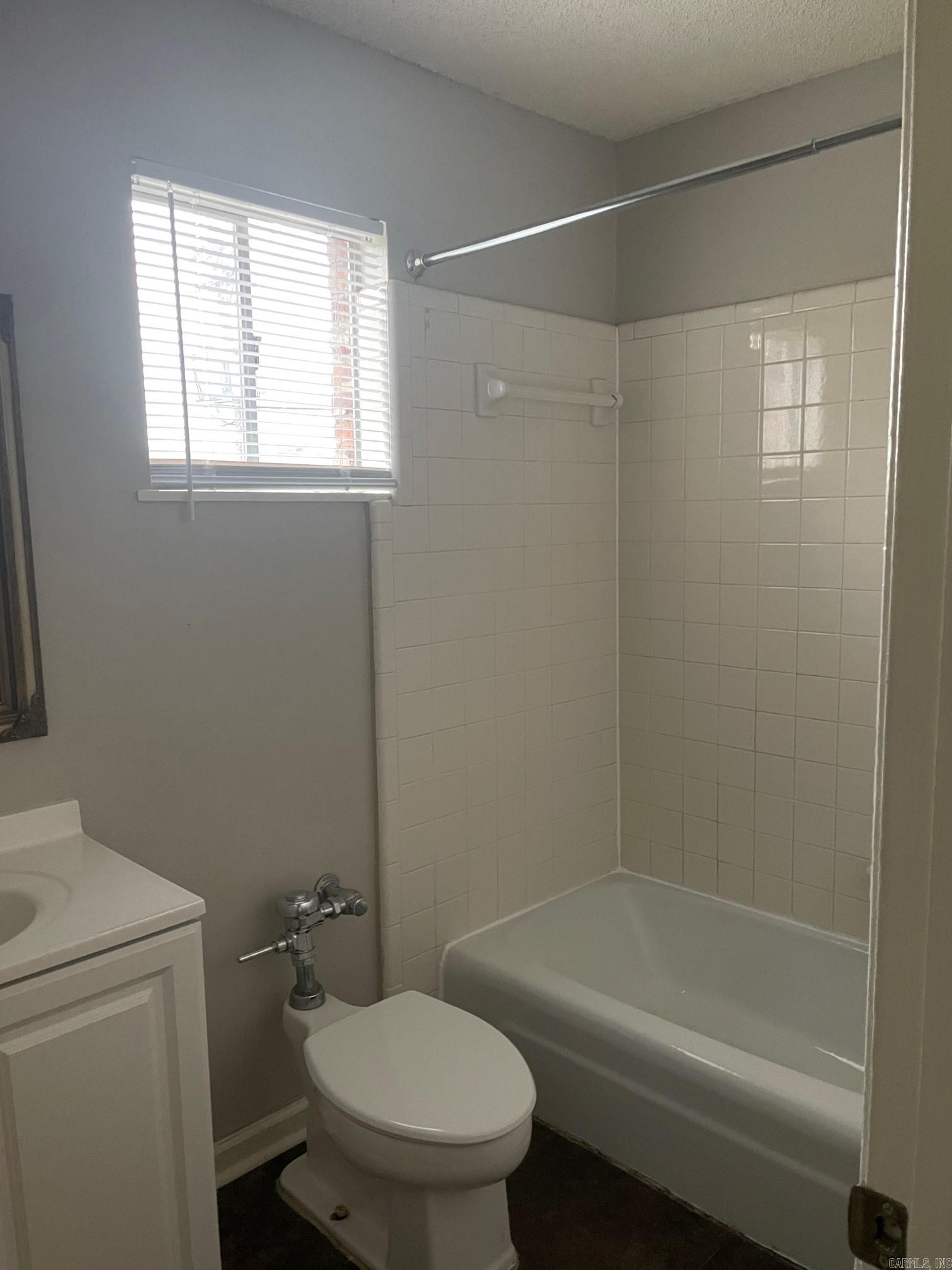 15617 I-30 Property Photo 13