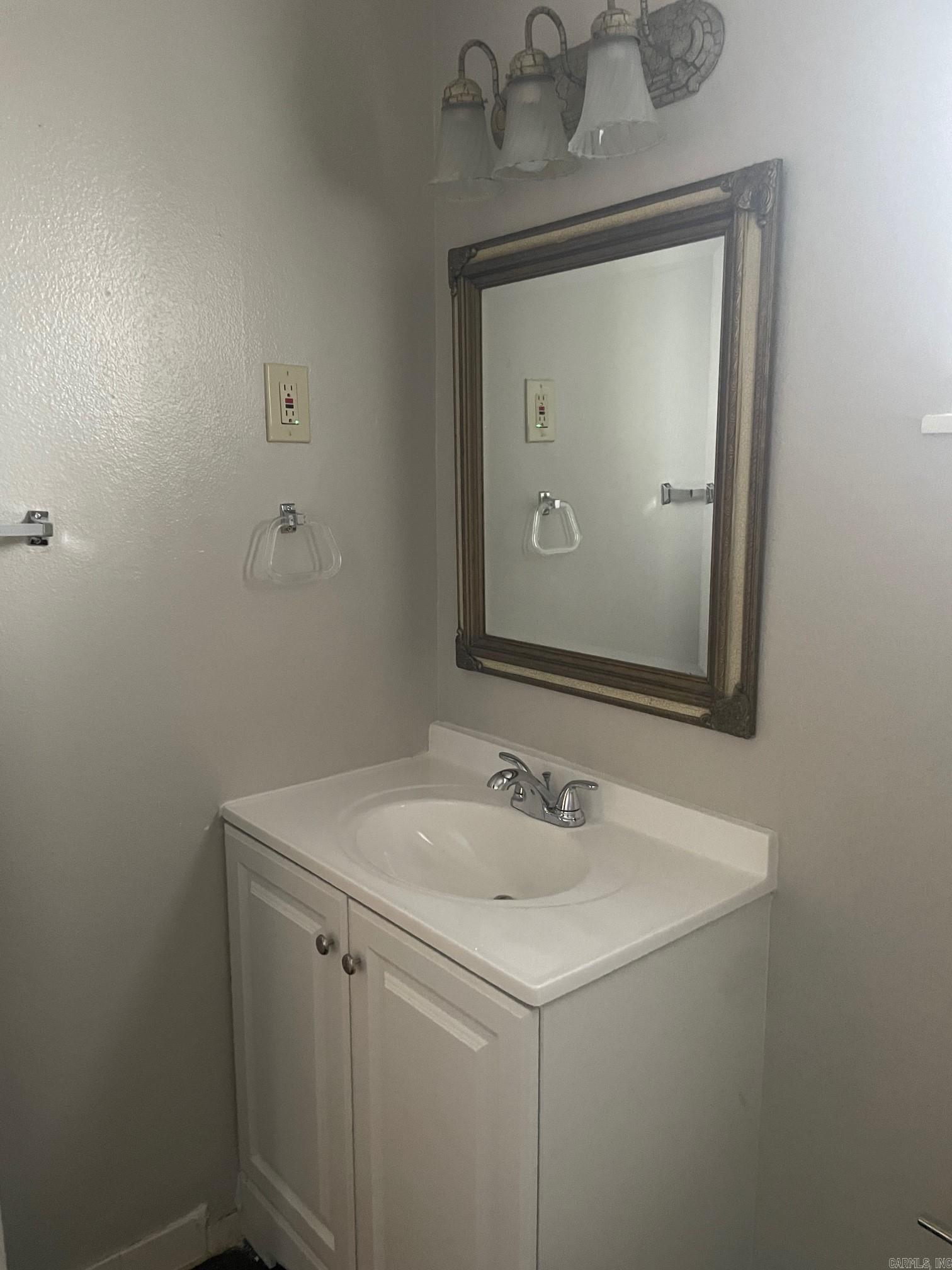 15617 I-30 Property Photo 14