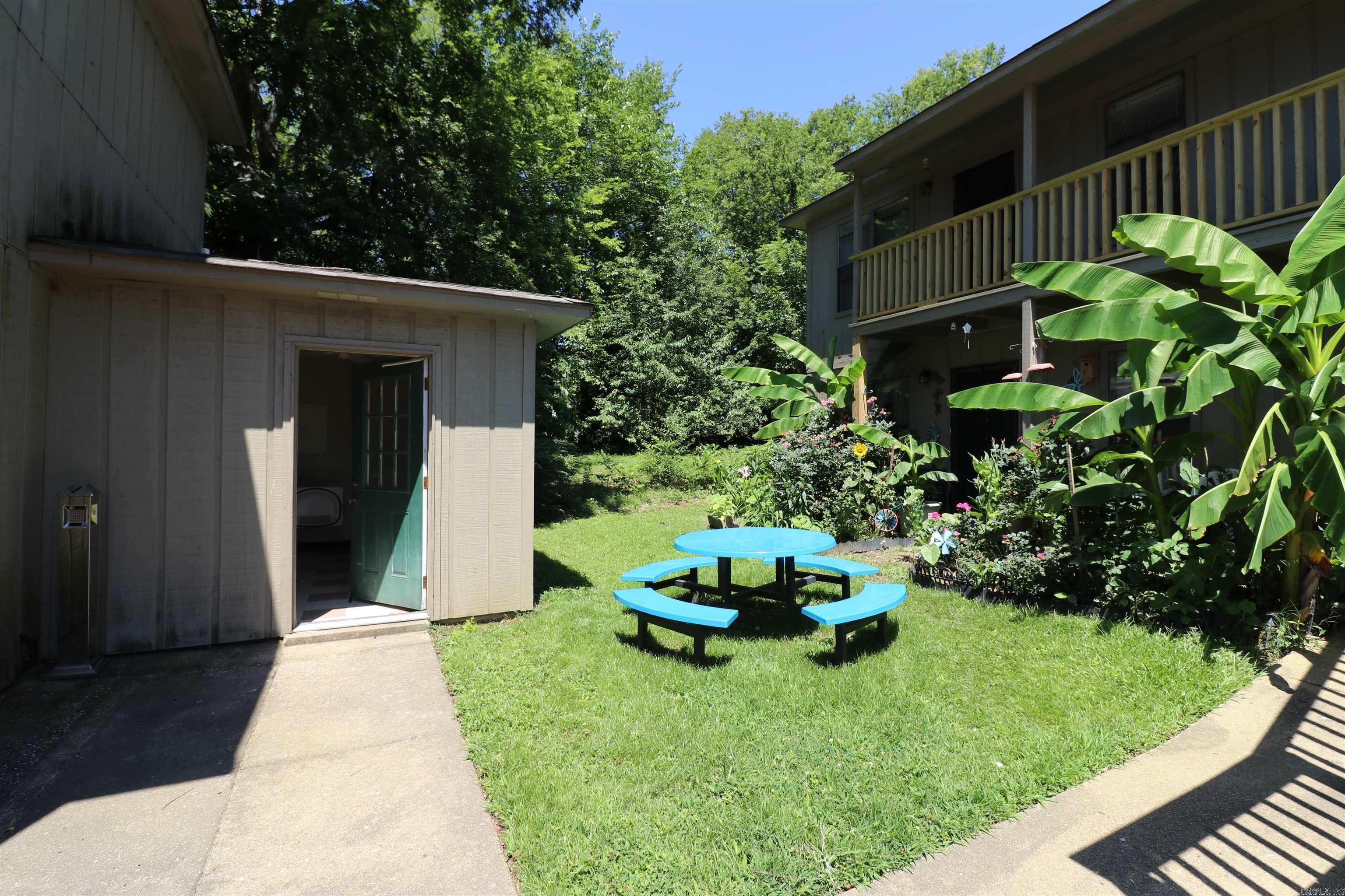 820 Columbia Property Photo 2