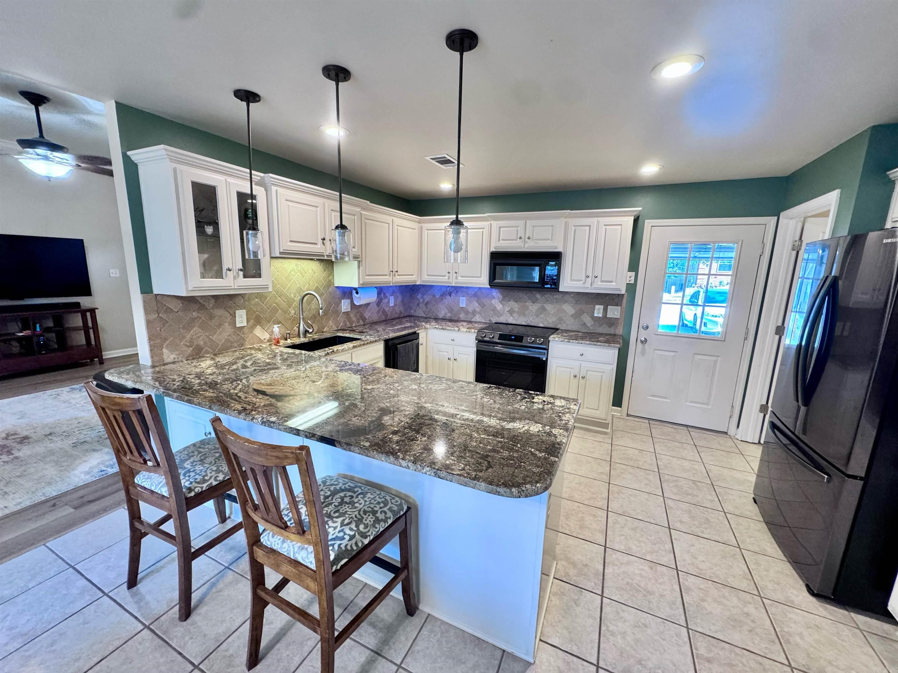 11572 Ridgetop Drive Property Photo 2