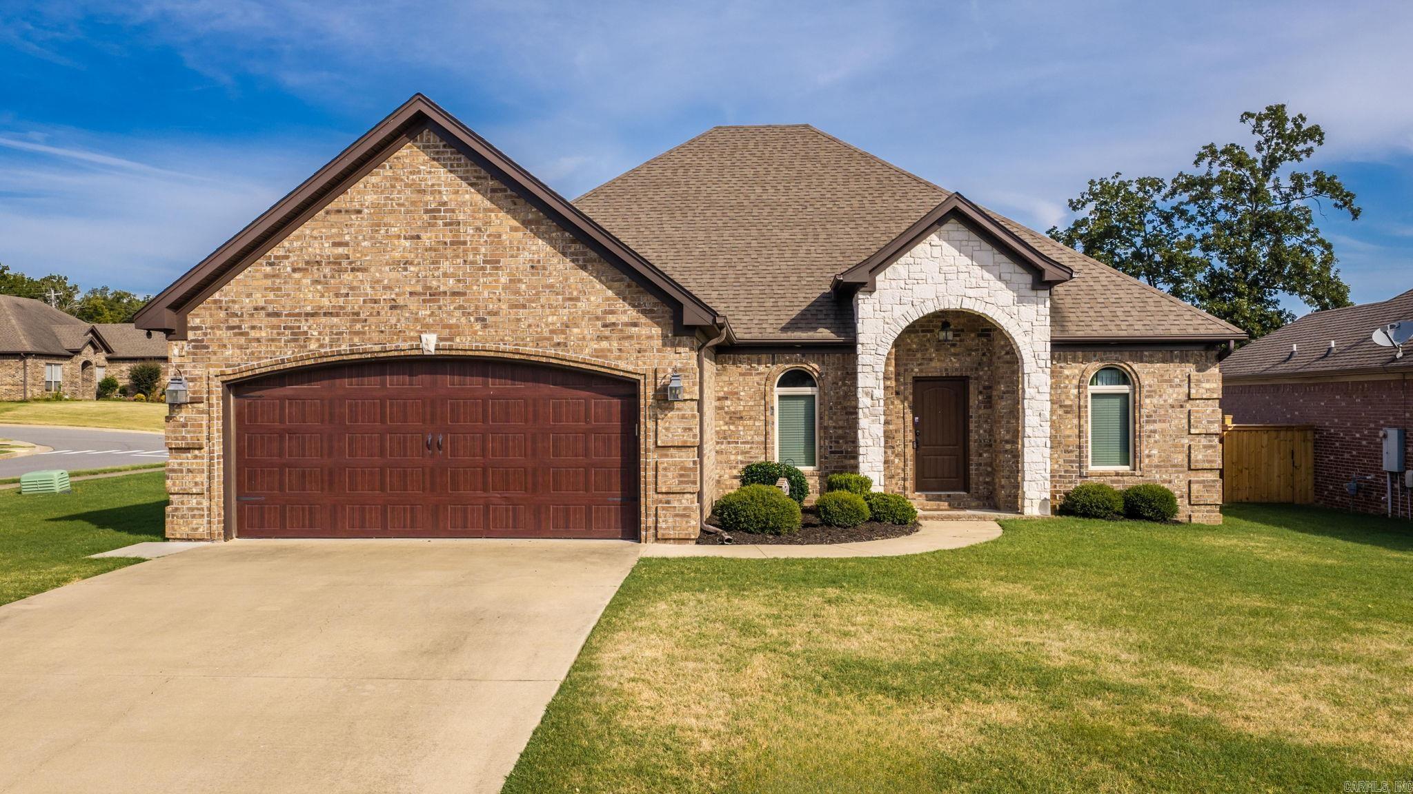 8901 Meadow Garden Property Photo 1