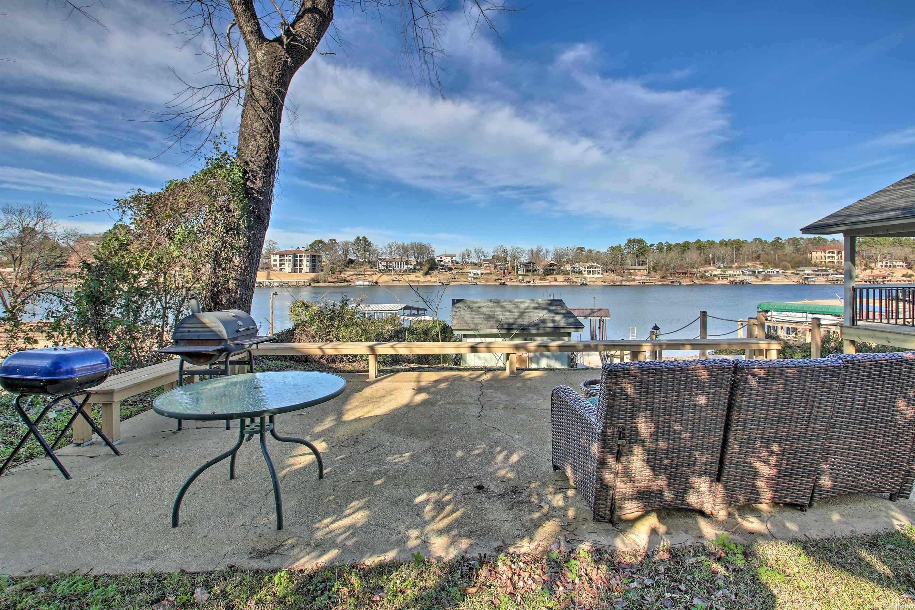 113 Lookout Point Property Photo 5