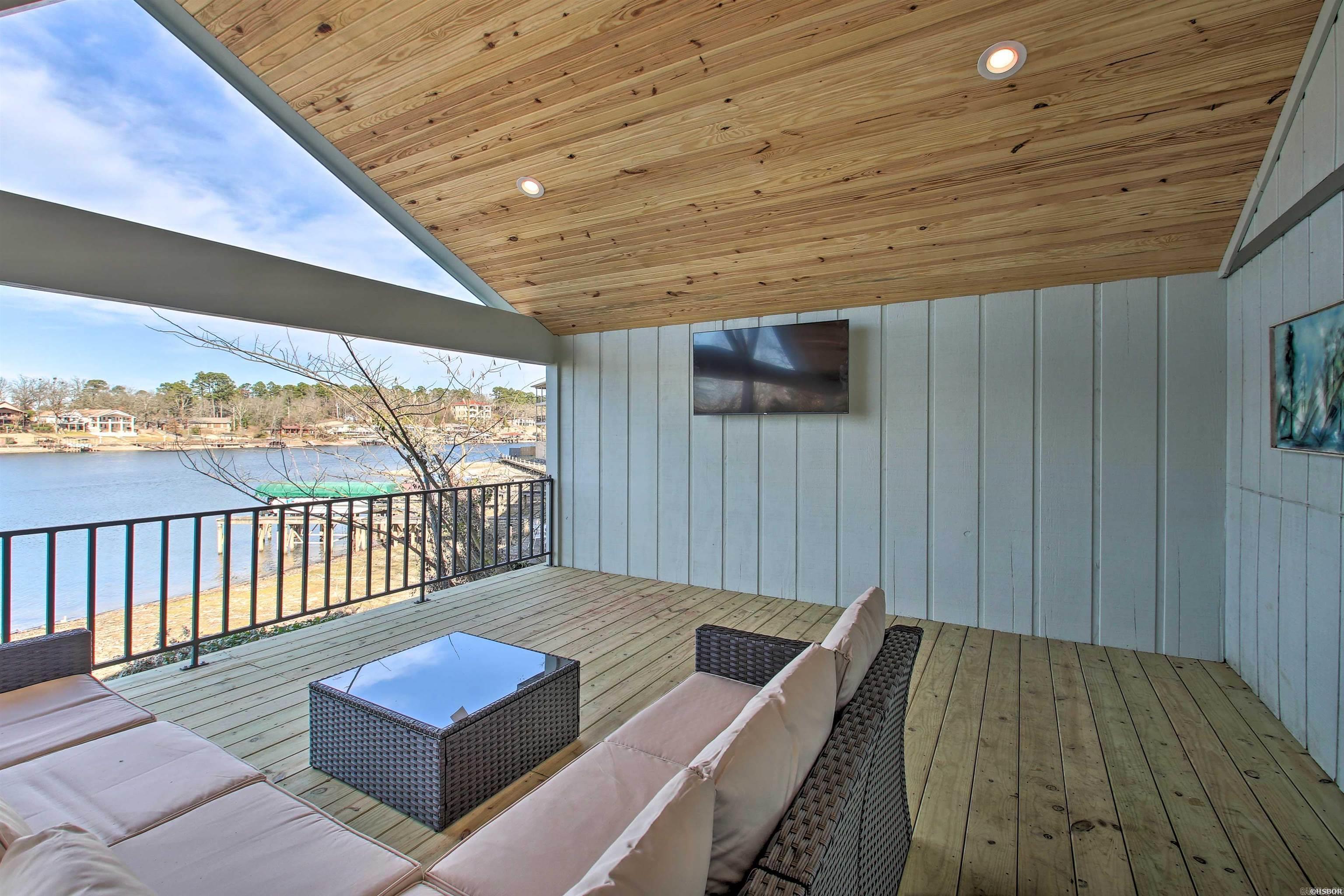 113 Lookout Point Property Photo 8