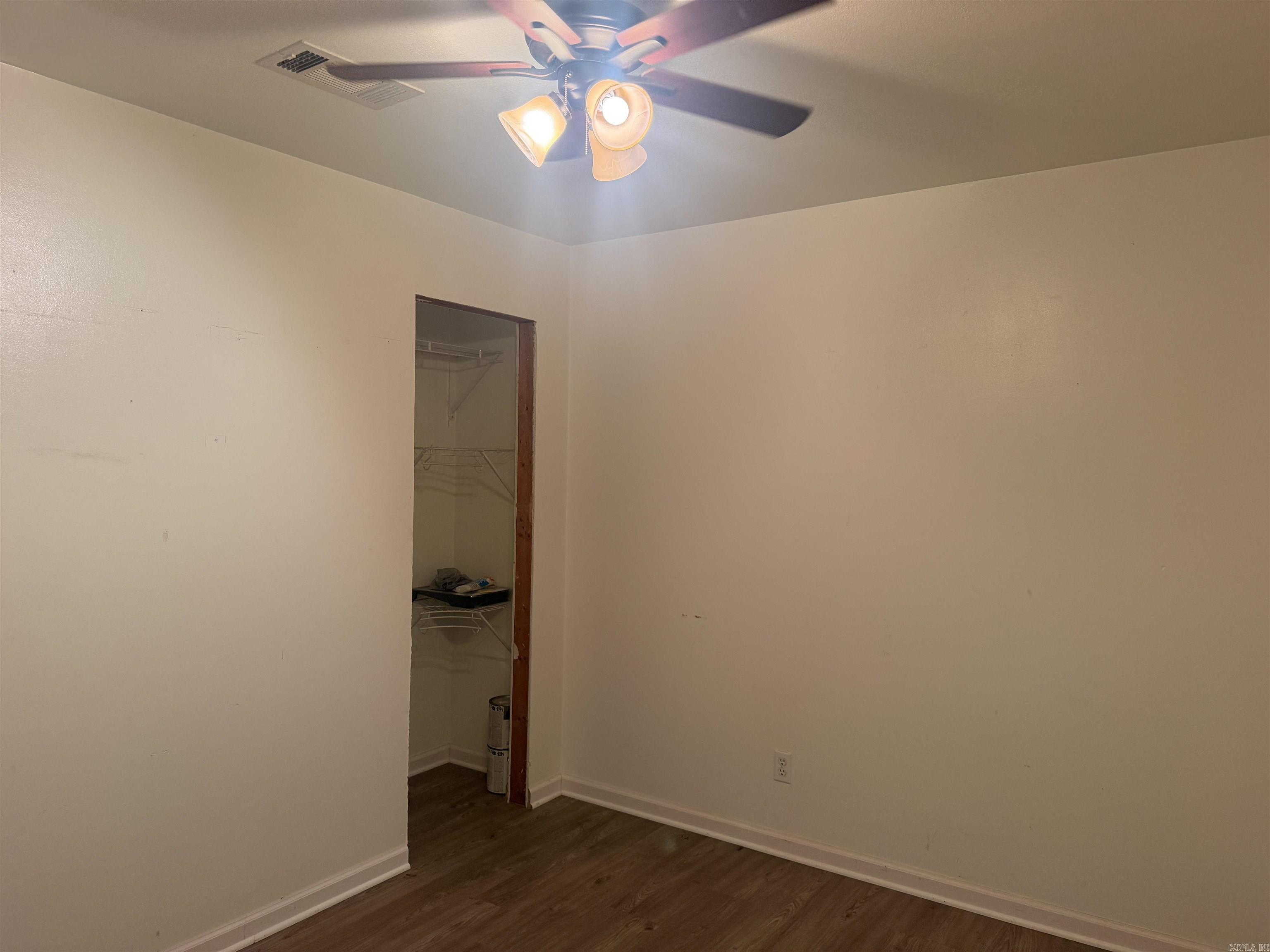 5811 W Jones Street Property Photo 12