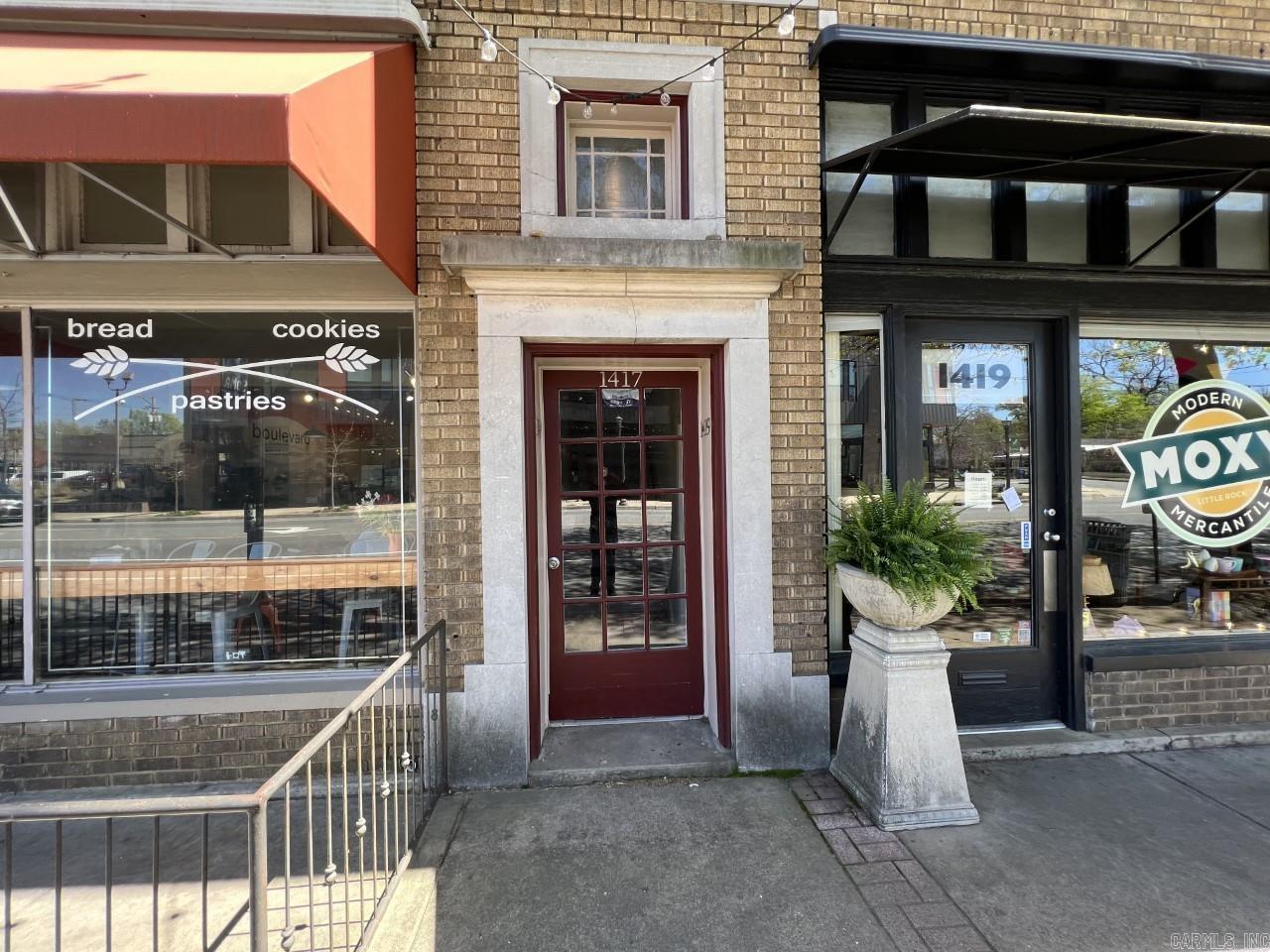 1419 S Main A Property Photo 2