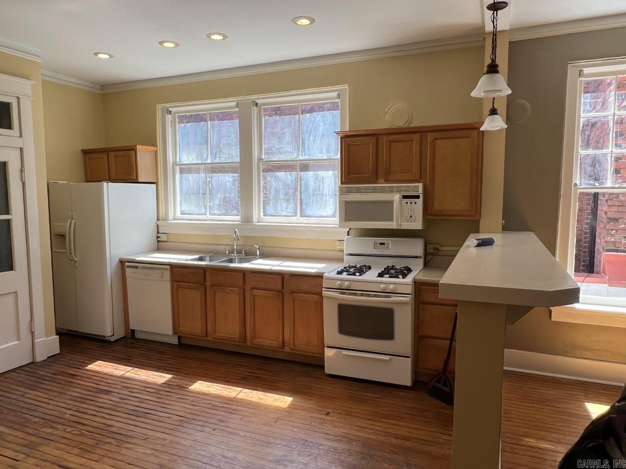 1419 S Main A Property Photo 5