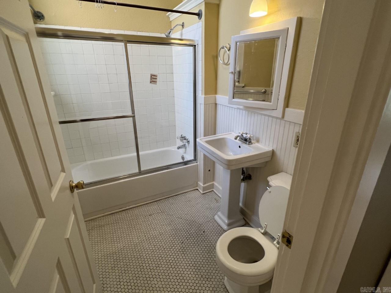 1419 S Main A Property Photo 7