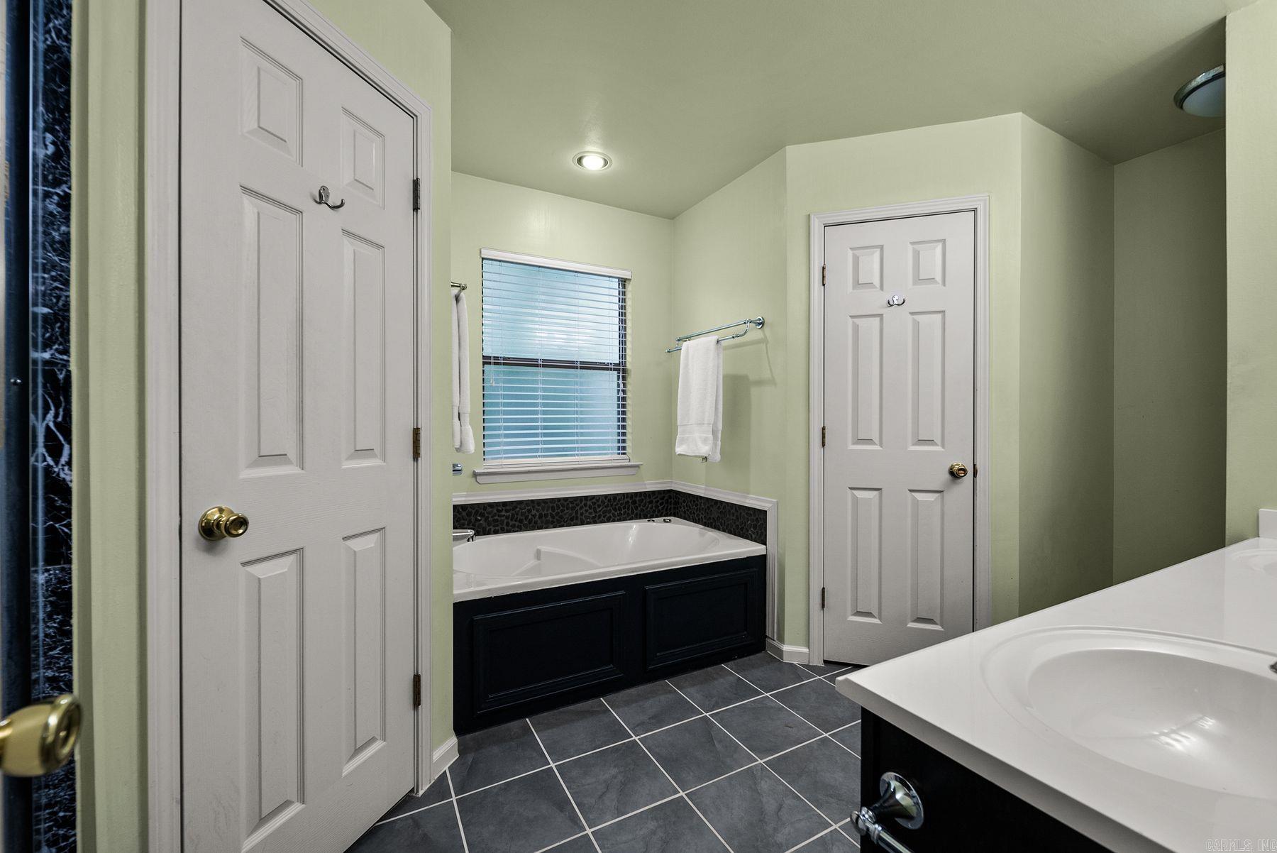 905 W B Avenue Property Photo 25