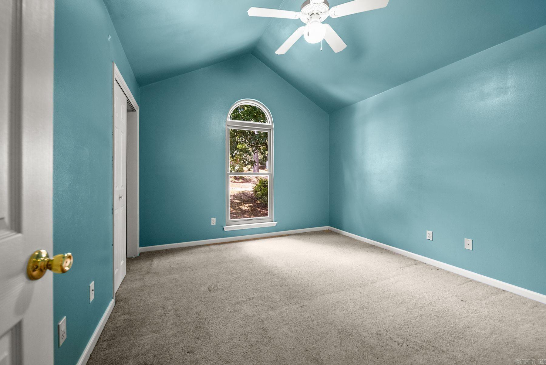 905 W B Avenue Property Photo 32