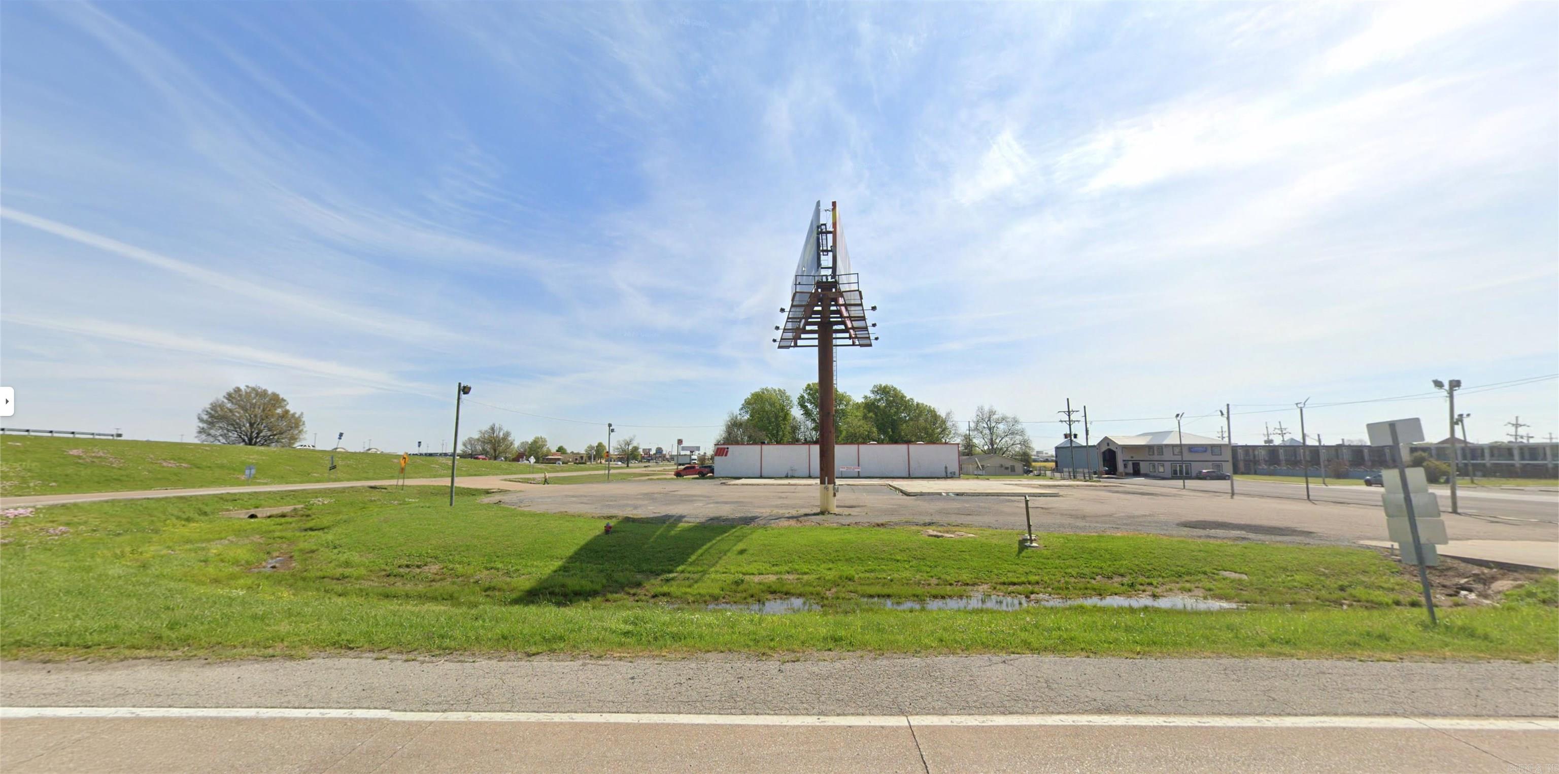 100 S Service Property Photo 2