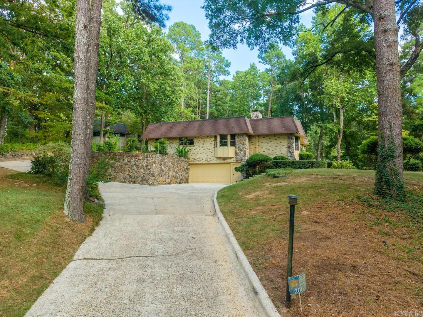 200 Scottwood Property Photo 1