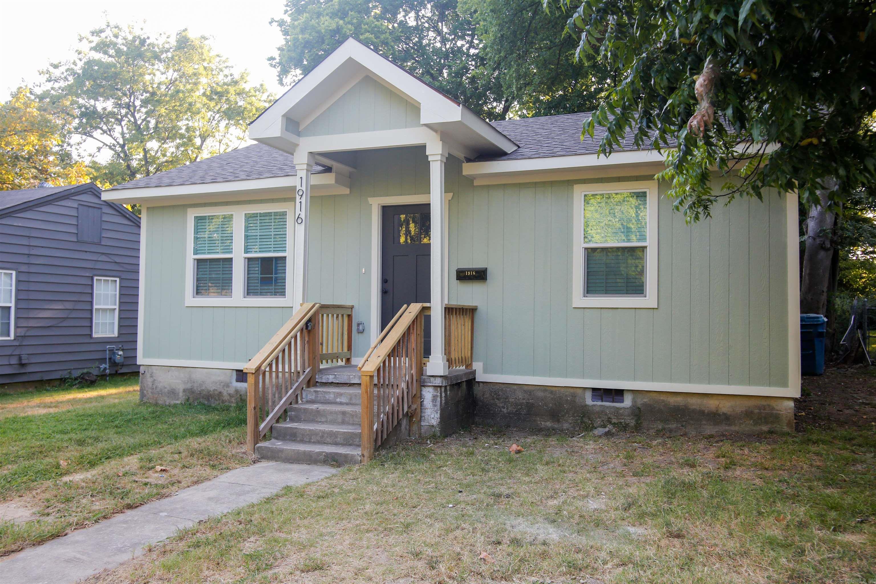 1916 Vance Street Property Photo 2