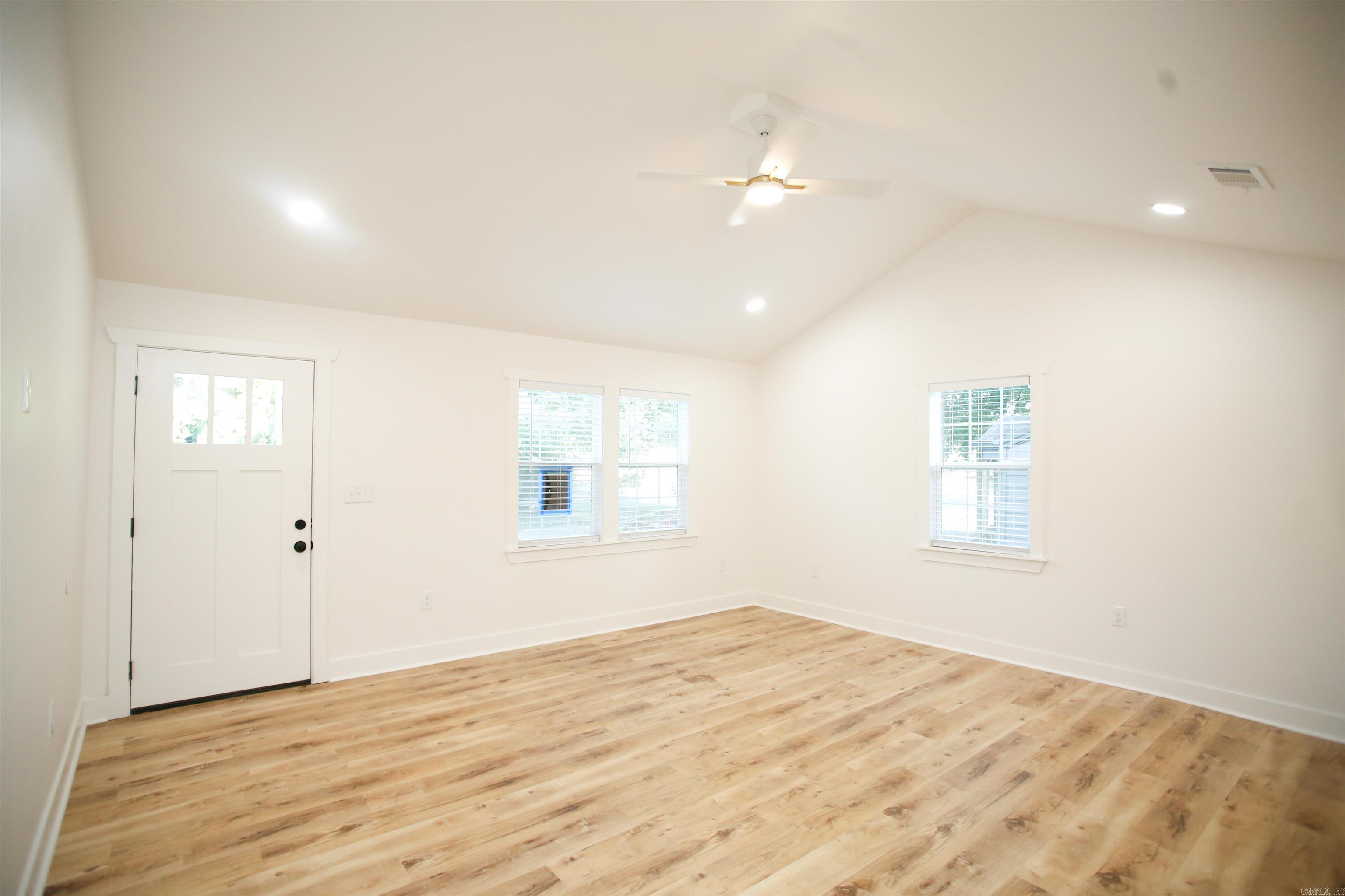 1916 Vance Street Property Photo 3