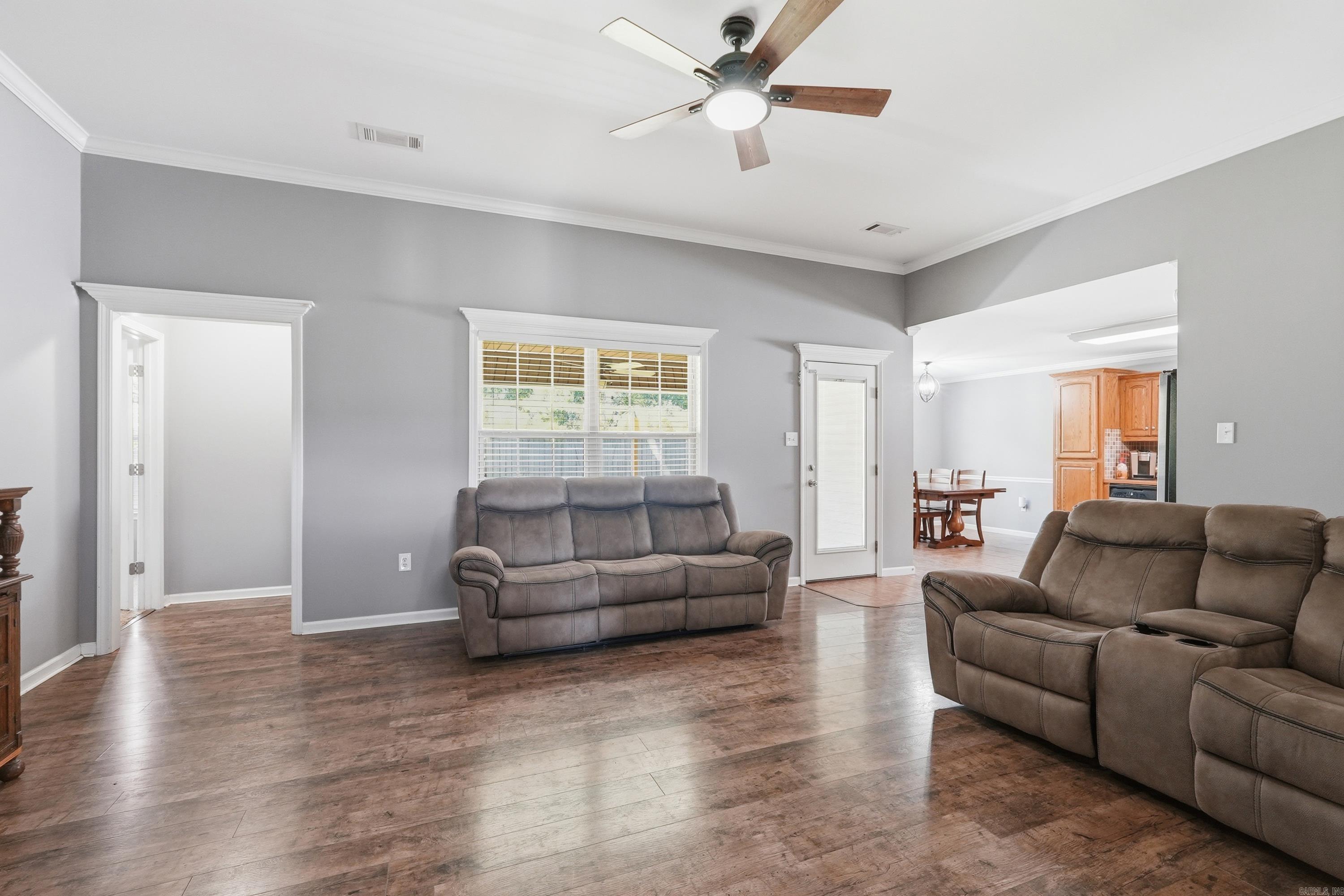 2201 Henry Avenue Property Photo 5