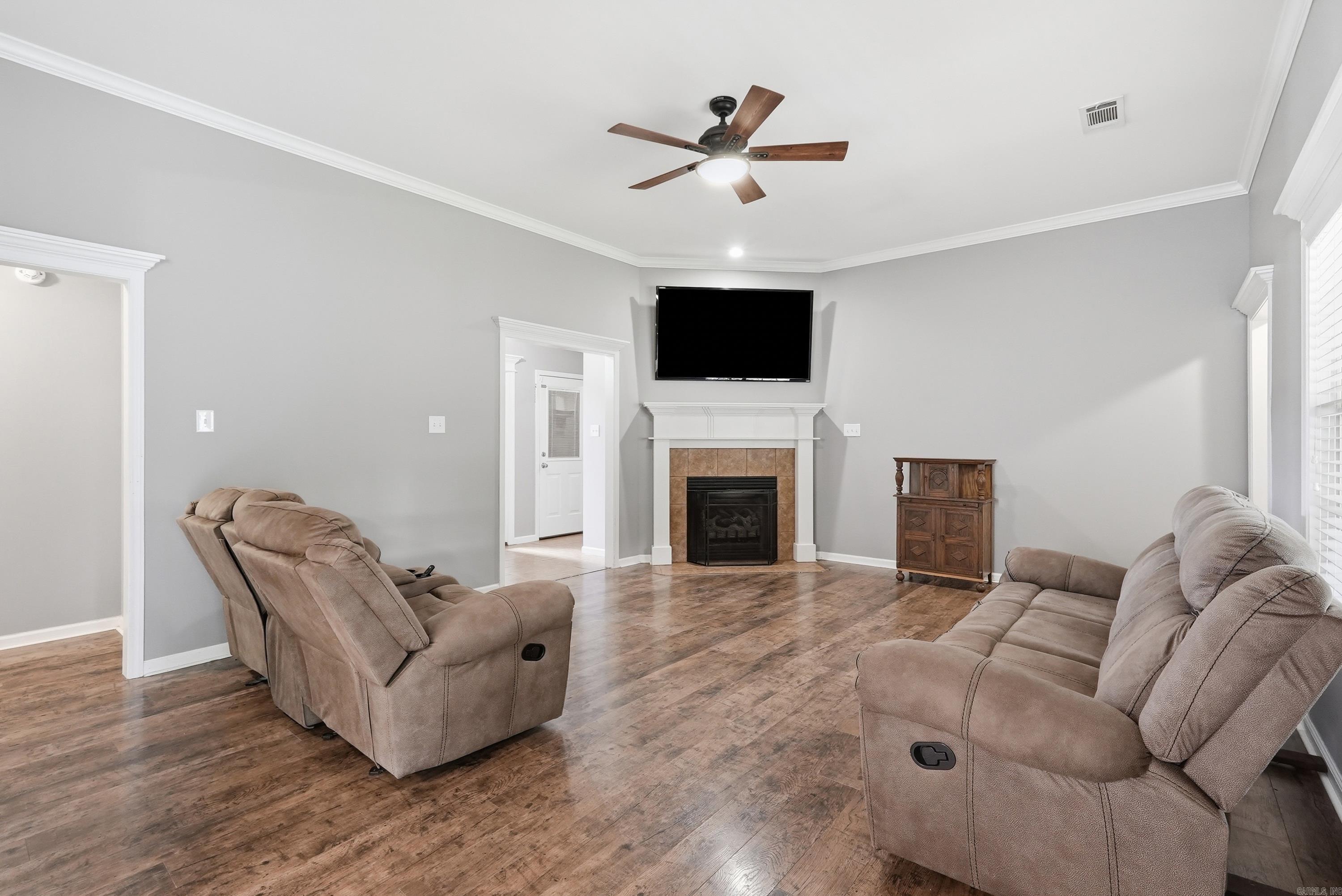 2201 Henry Avenue Property Photo 7