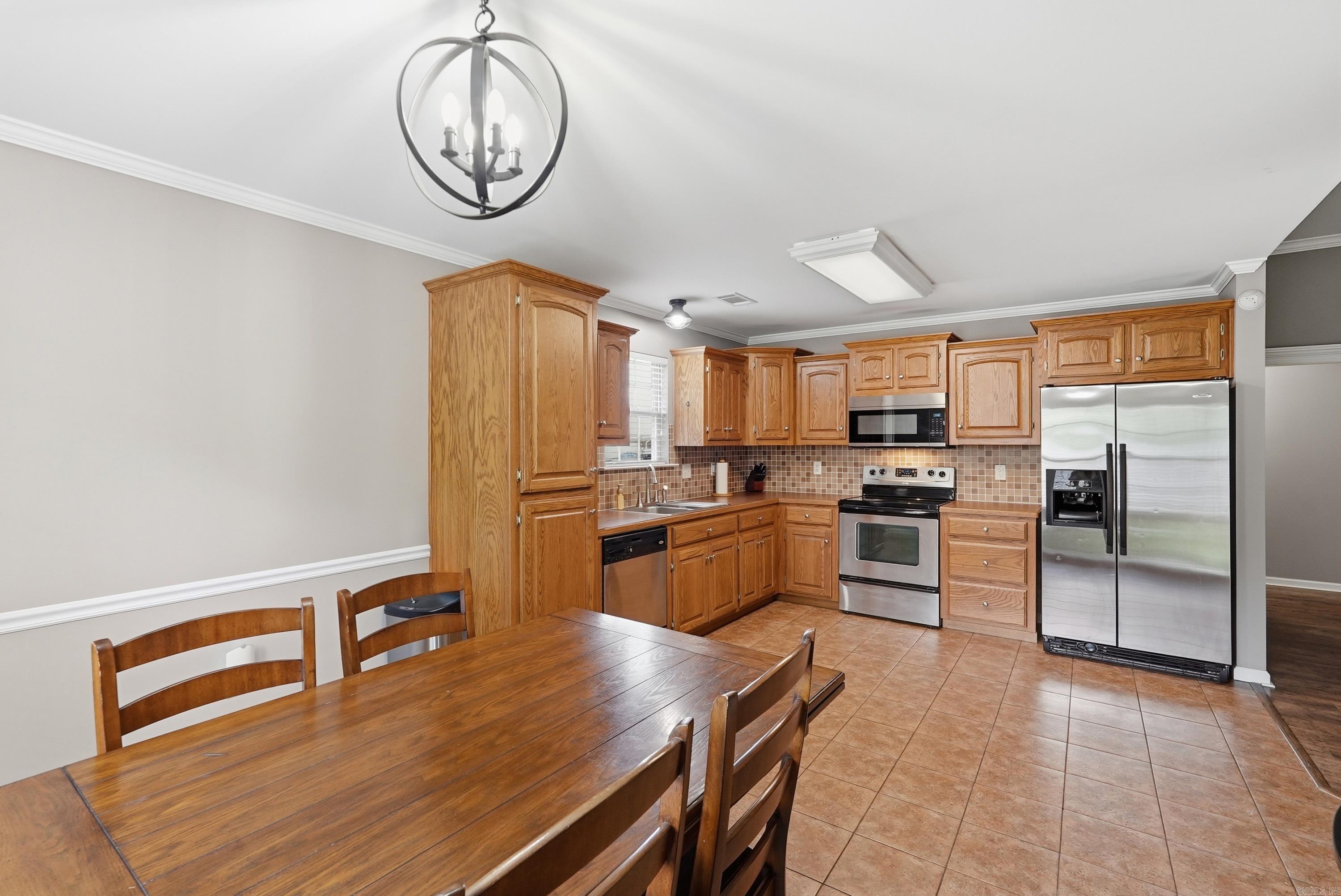 2201 Henry Avenue Property Photo 10