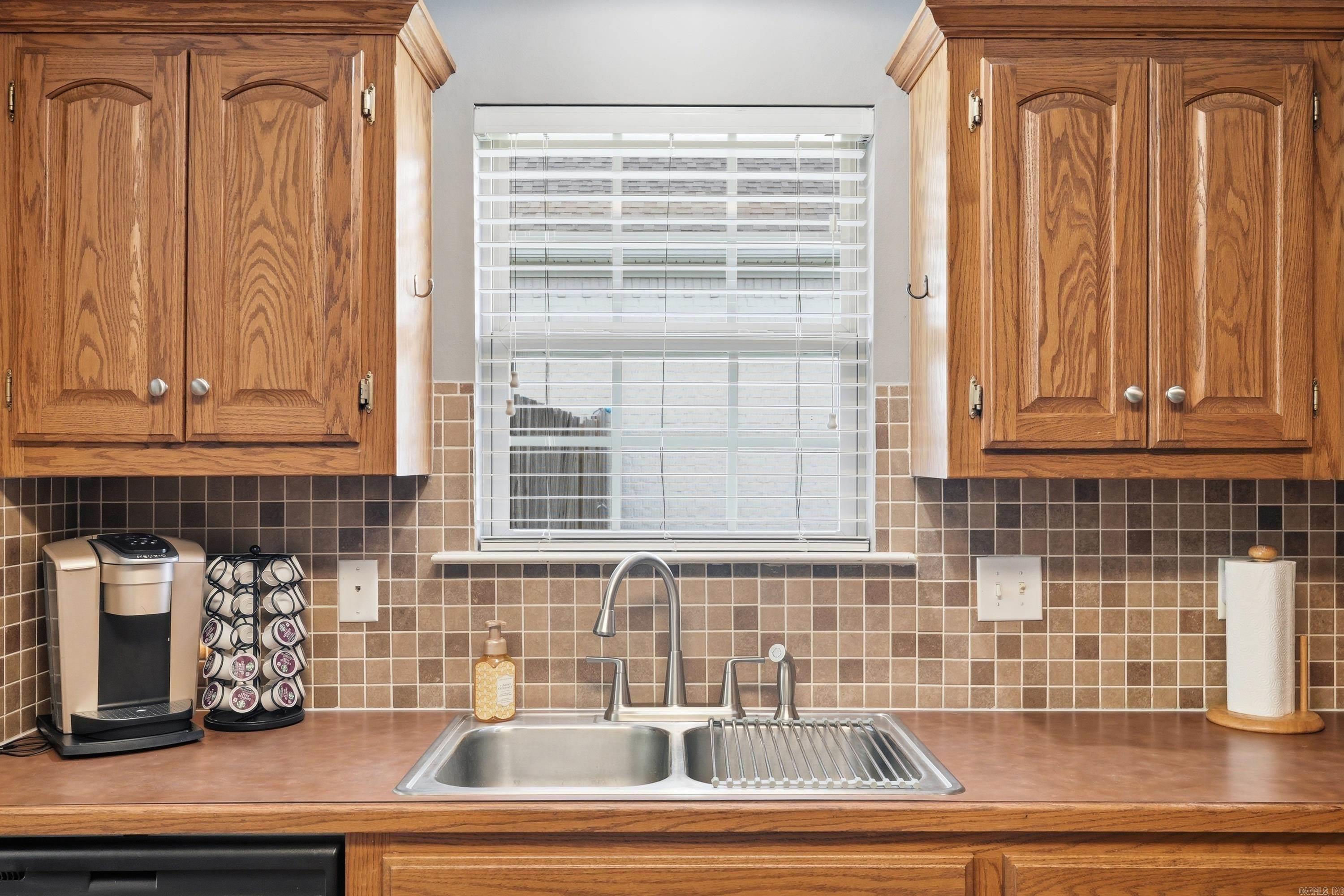 2201 Henry Avenue Property Photo 11