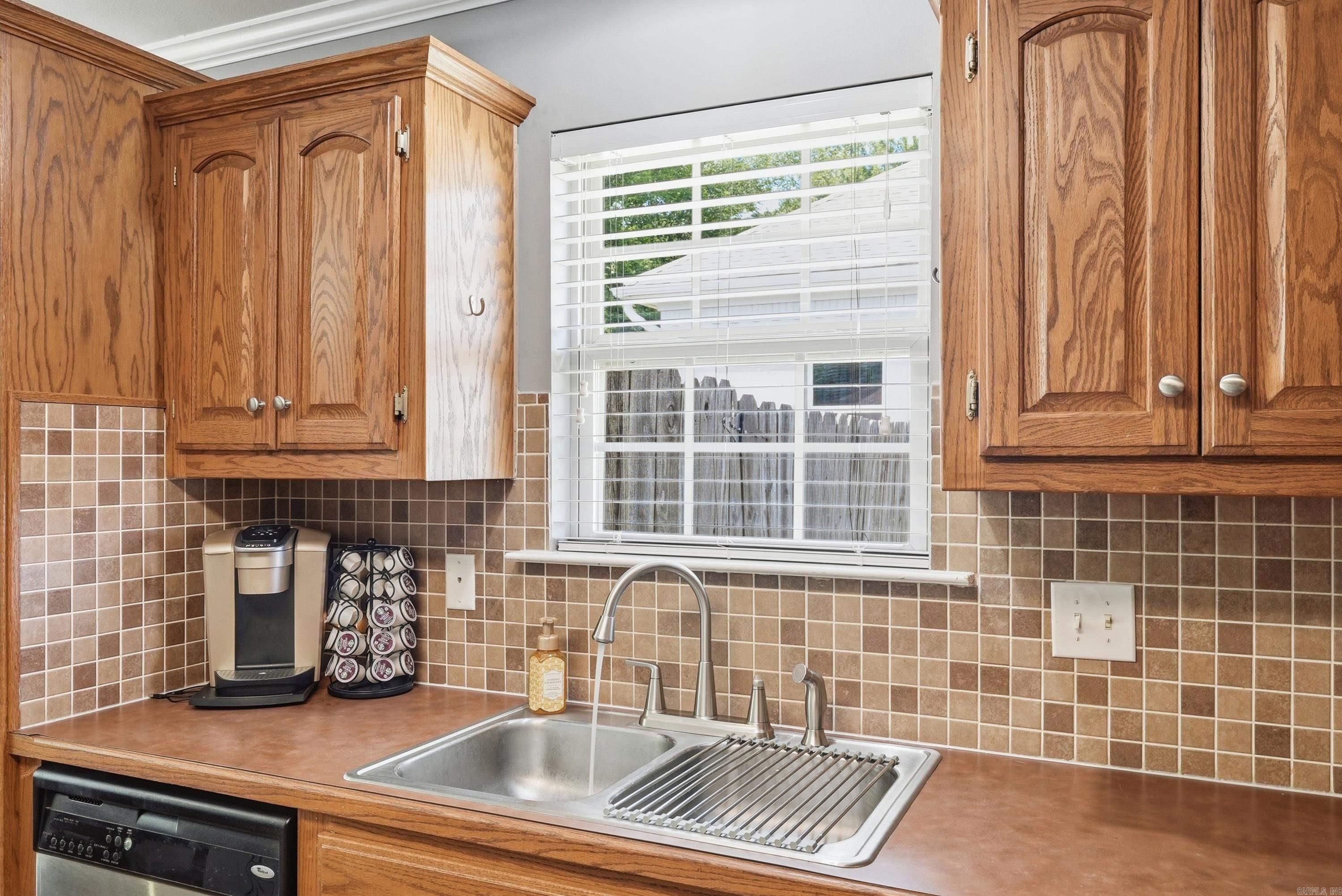 2201 Henry Avenue Property Photo 13