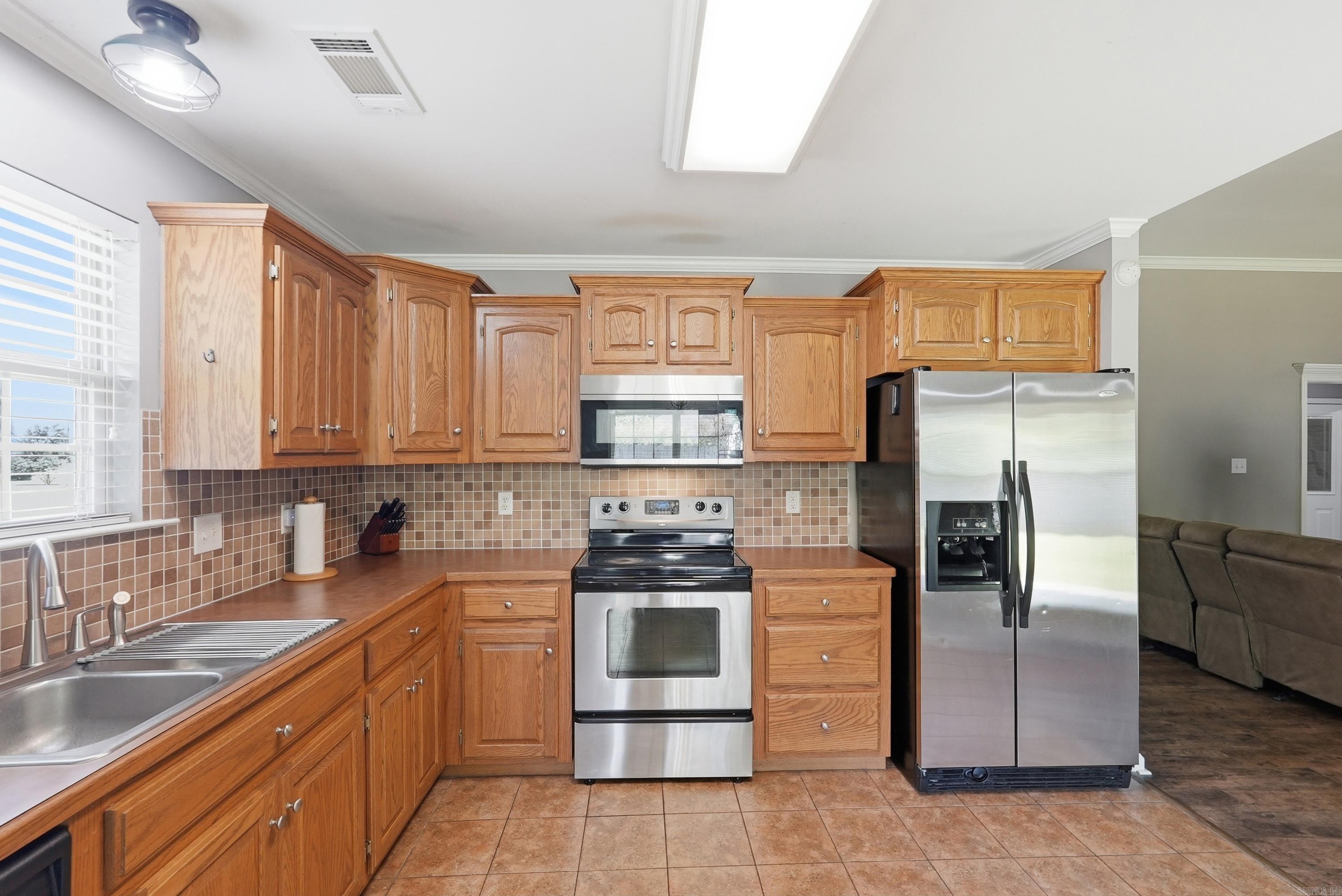 2201 Henry Avenue Property Photo 15