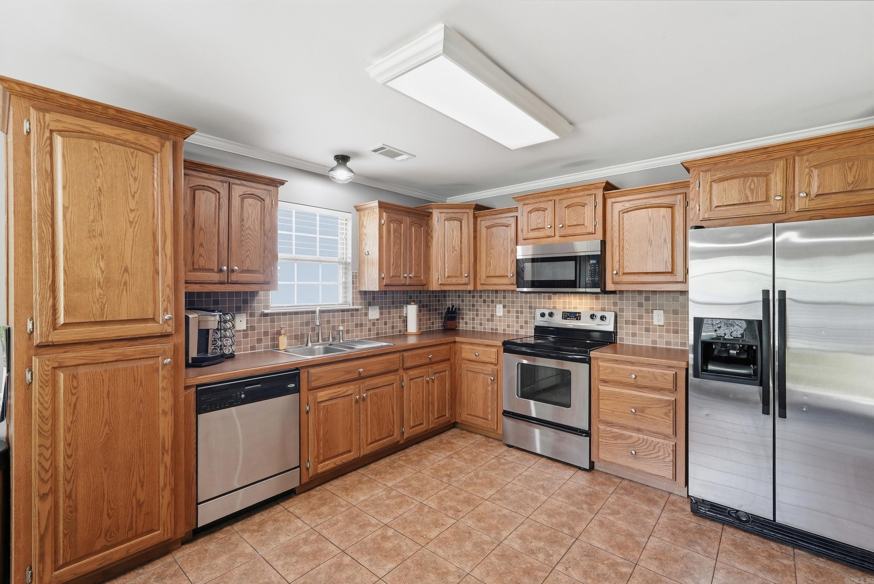 2201 Henry Avenue Property Photo 18