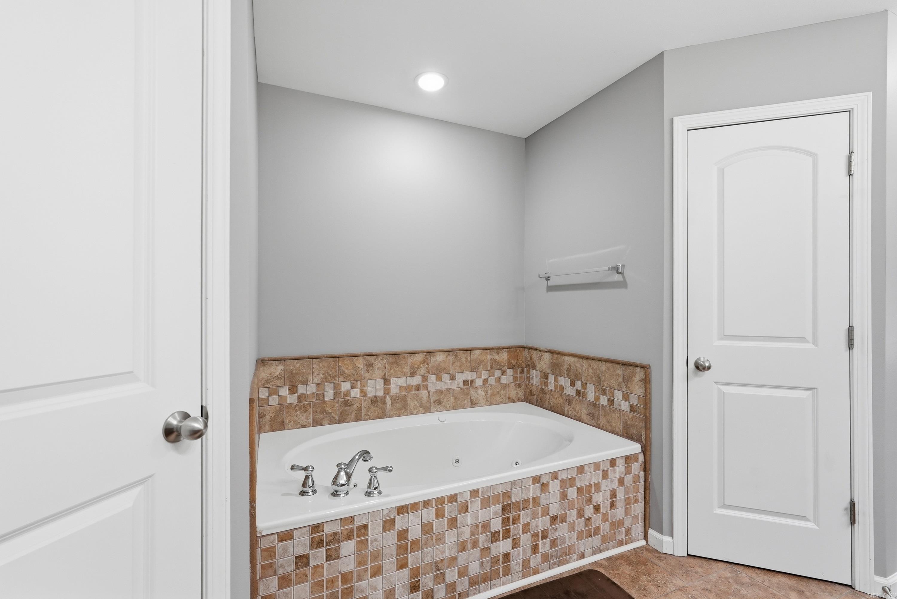 2201 Henry Avenue Property Photo 32