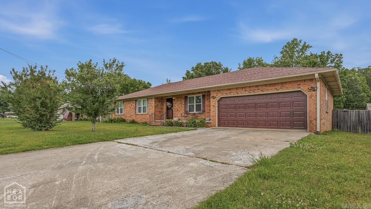 1303 Daniel Drive Property Photo 2