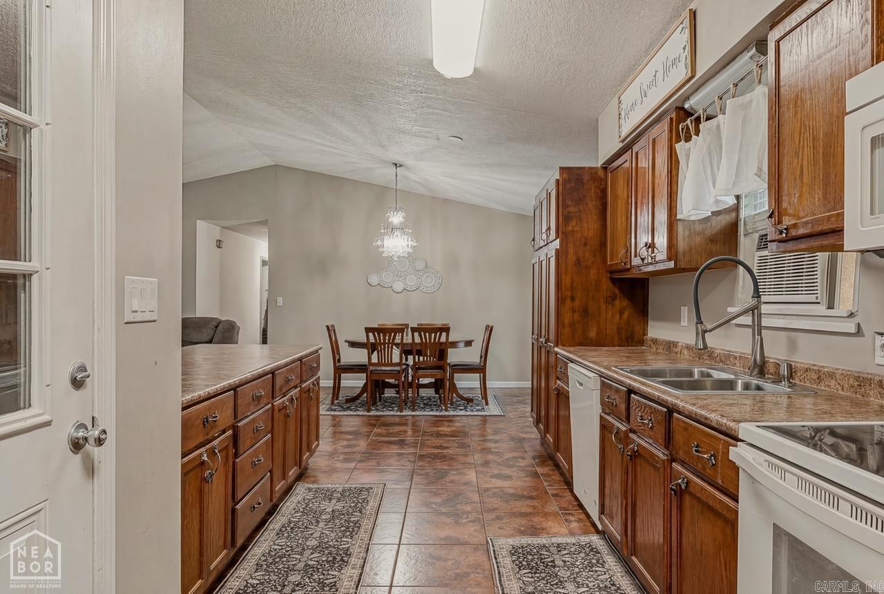 1303 Daniel Drive Property Photo 14