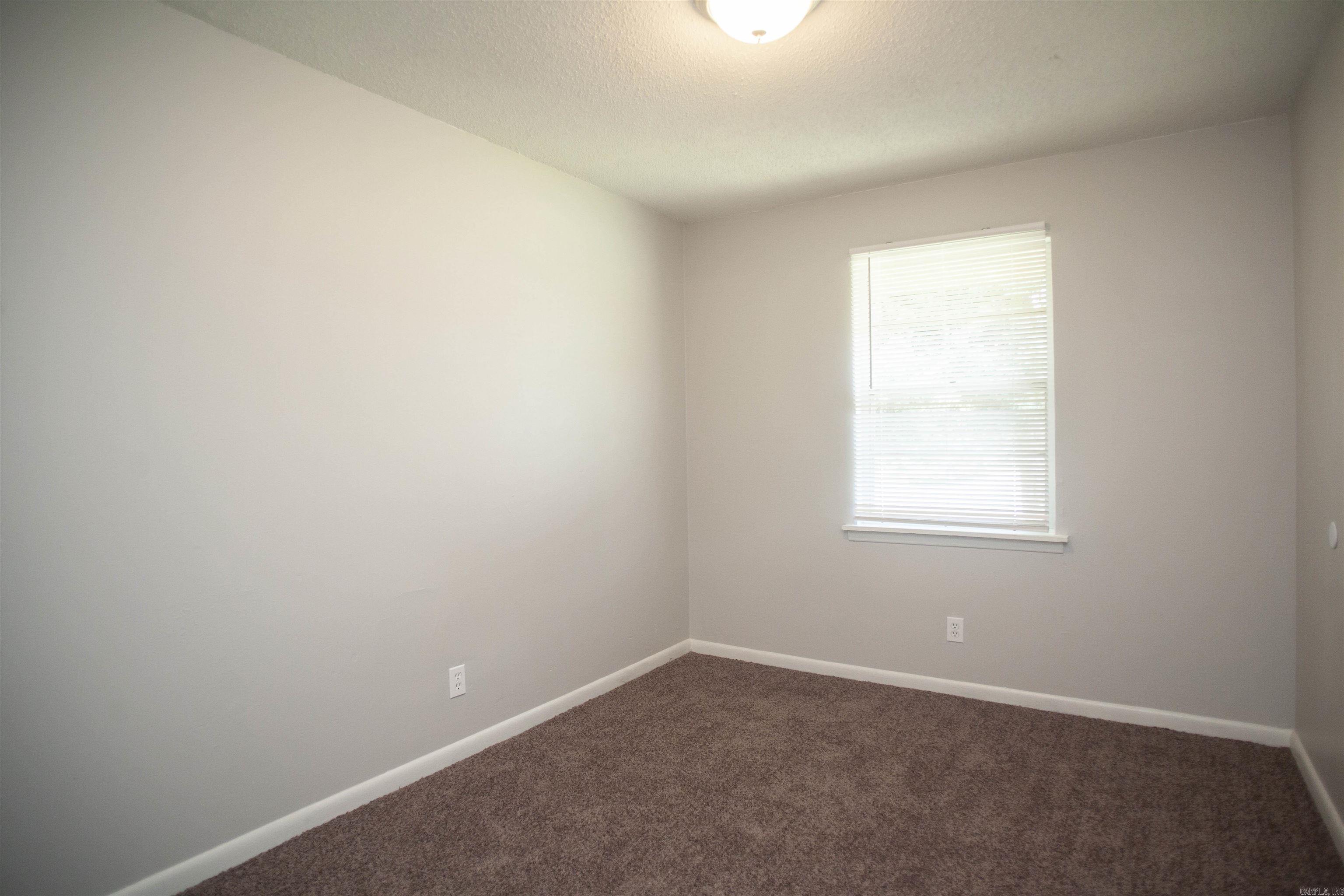 1108 E 11th Street Property Photo 6