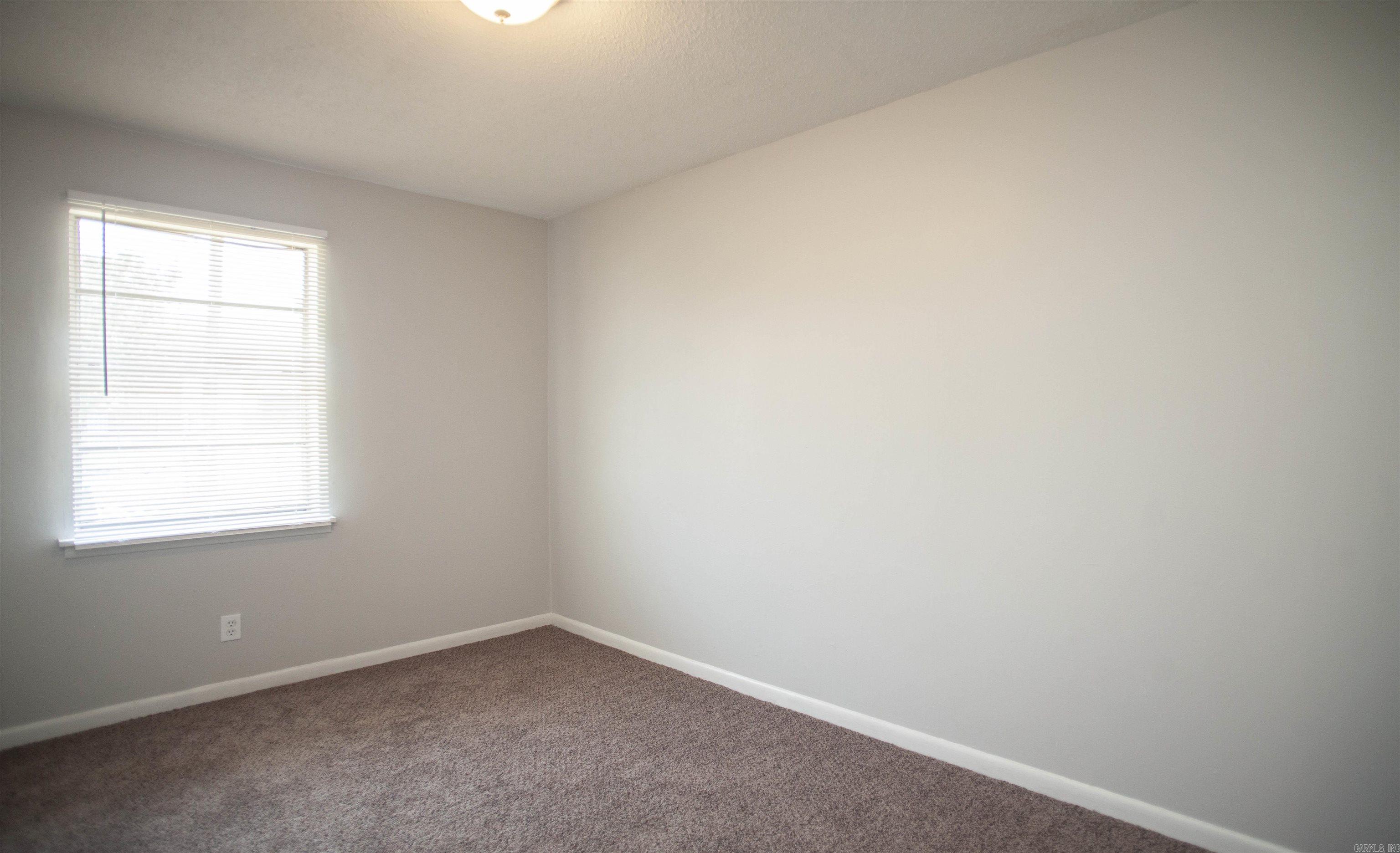 1108 E 11th Street Property Photo 8