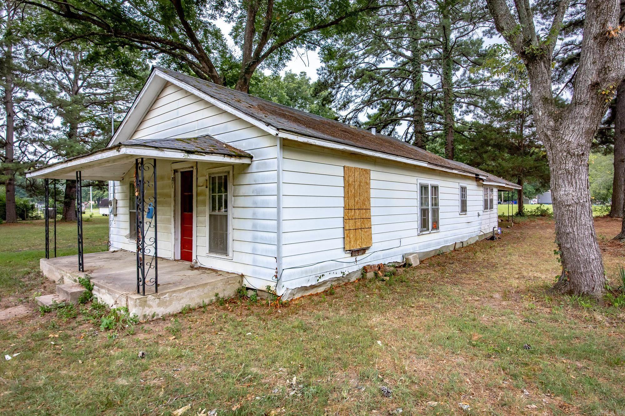211 W Martin Luther King Property Photo 2