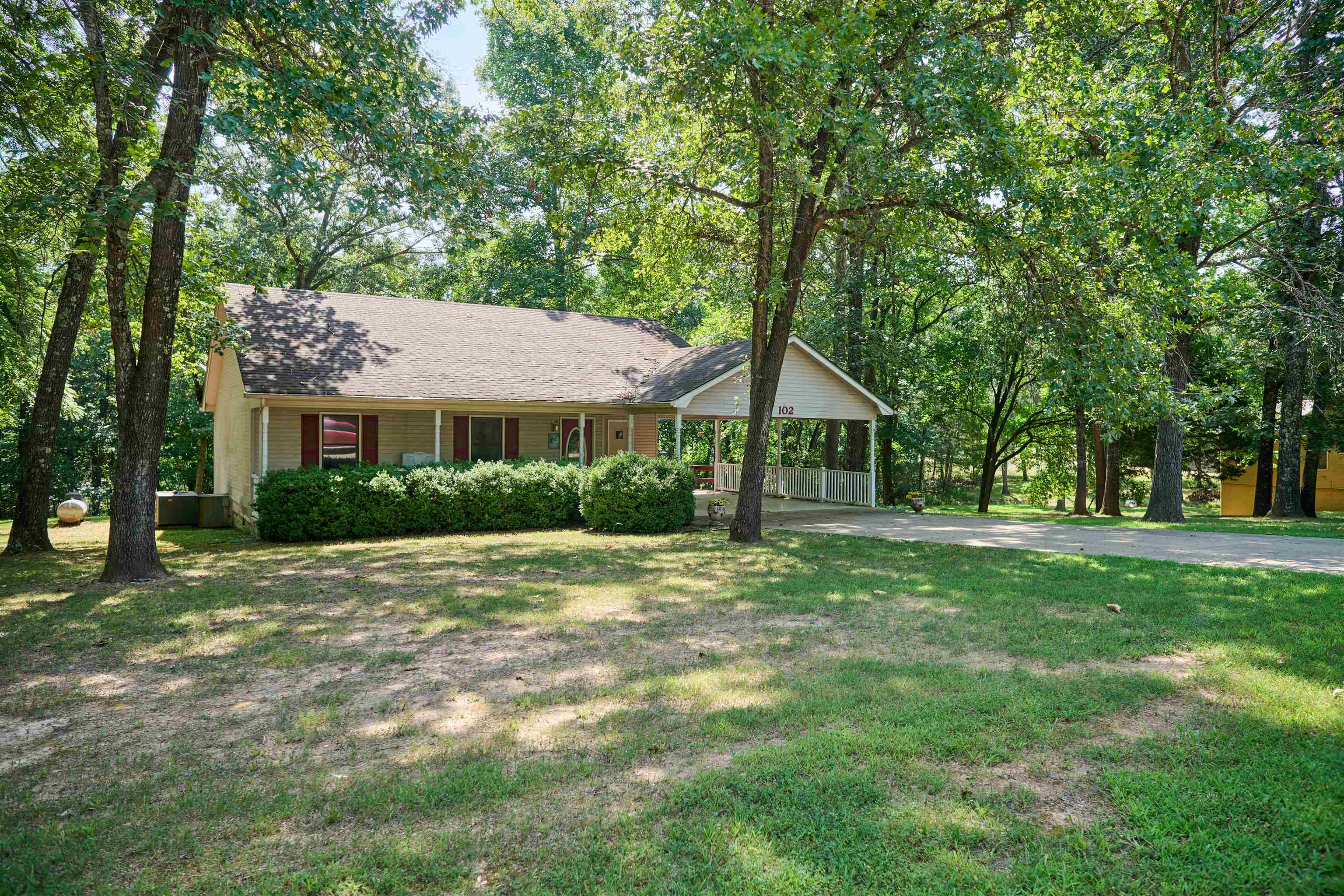 102 Hebron Property Photo 1