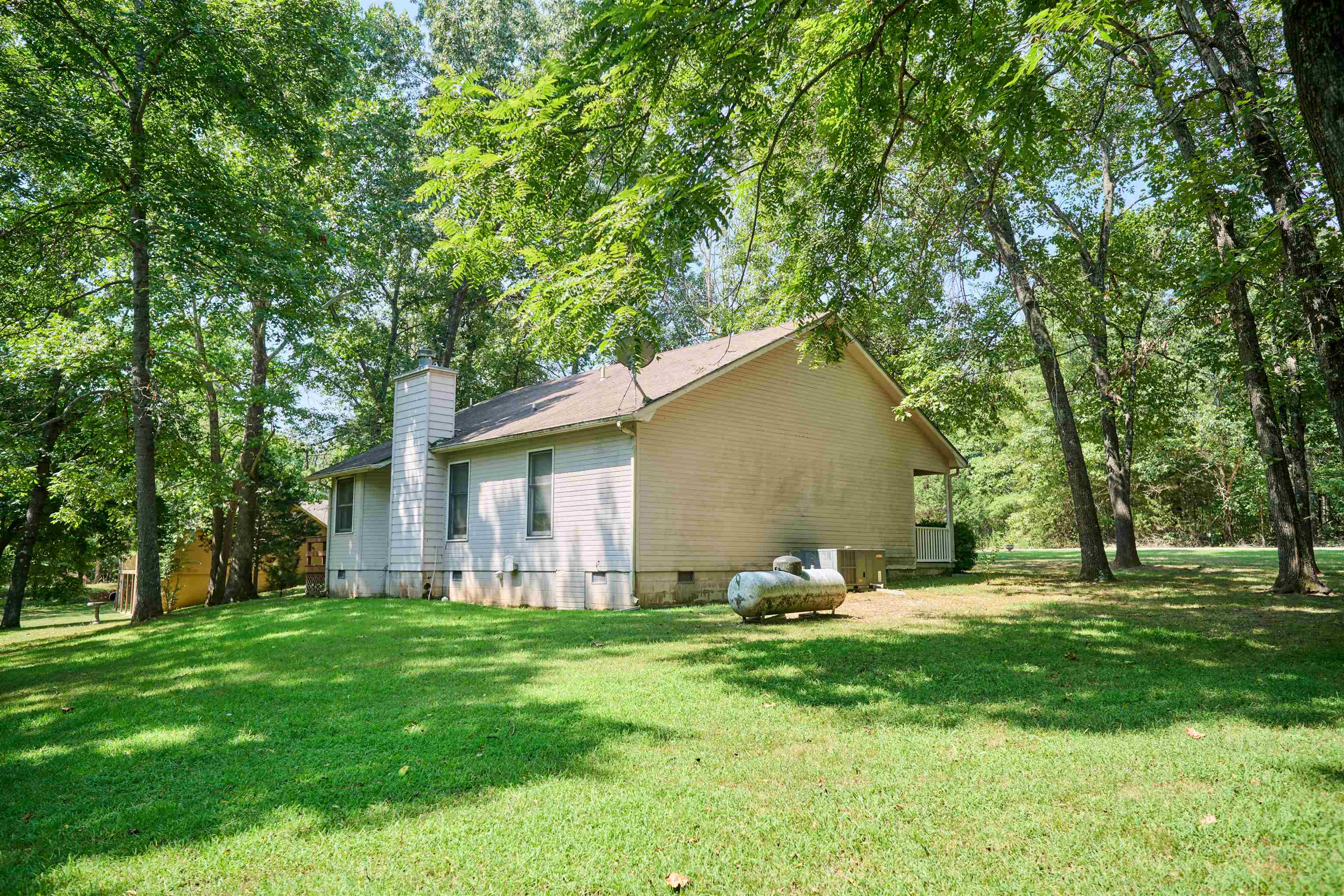 102 Hebron Property Photo 6