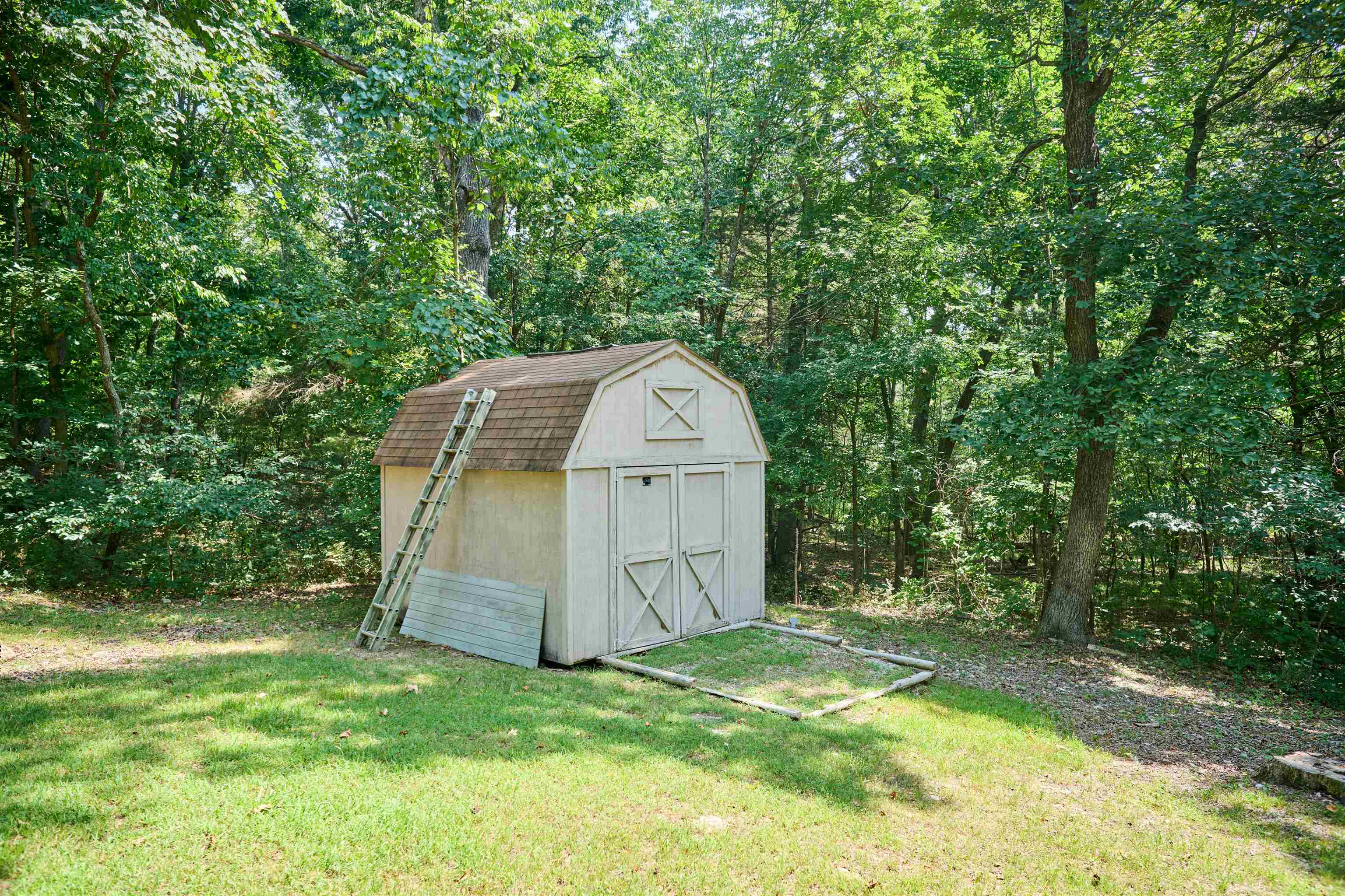 102 Hebron Property Photo 9