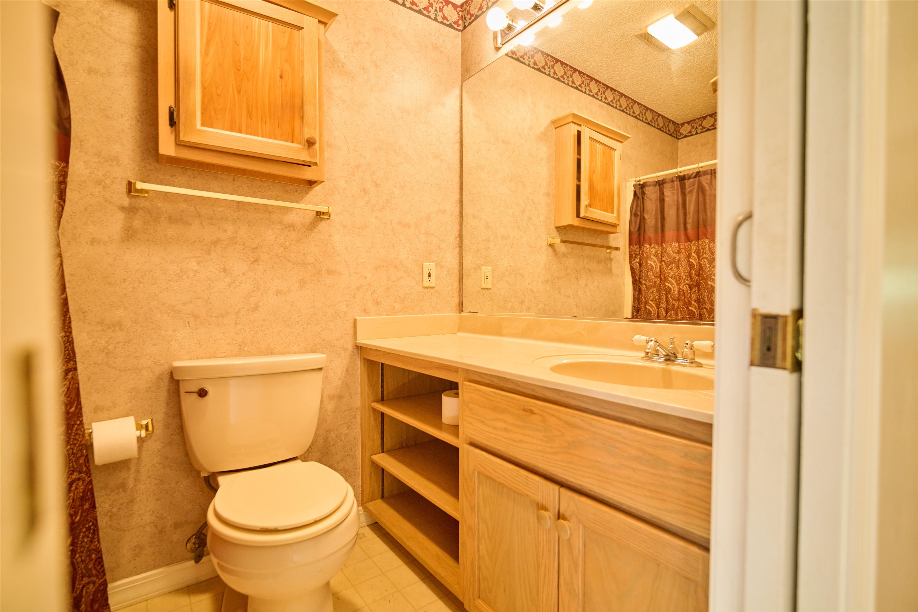 102 Hebron Property Photo 28