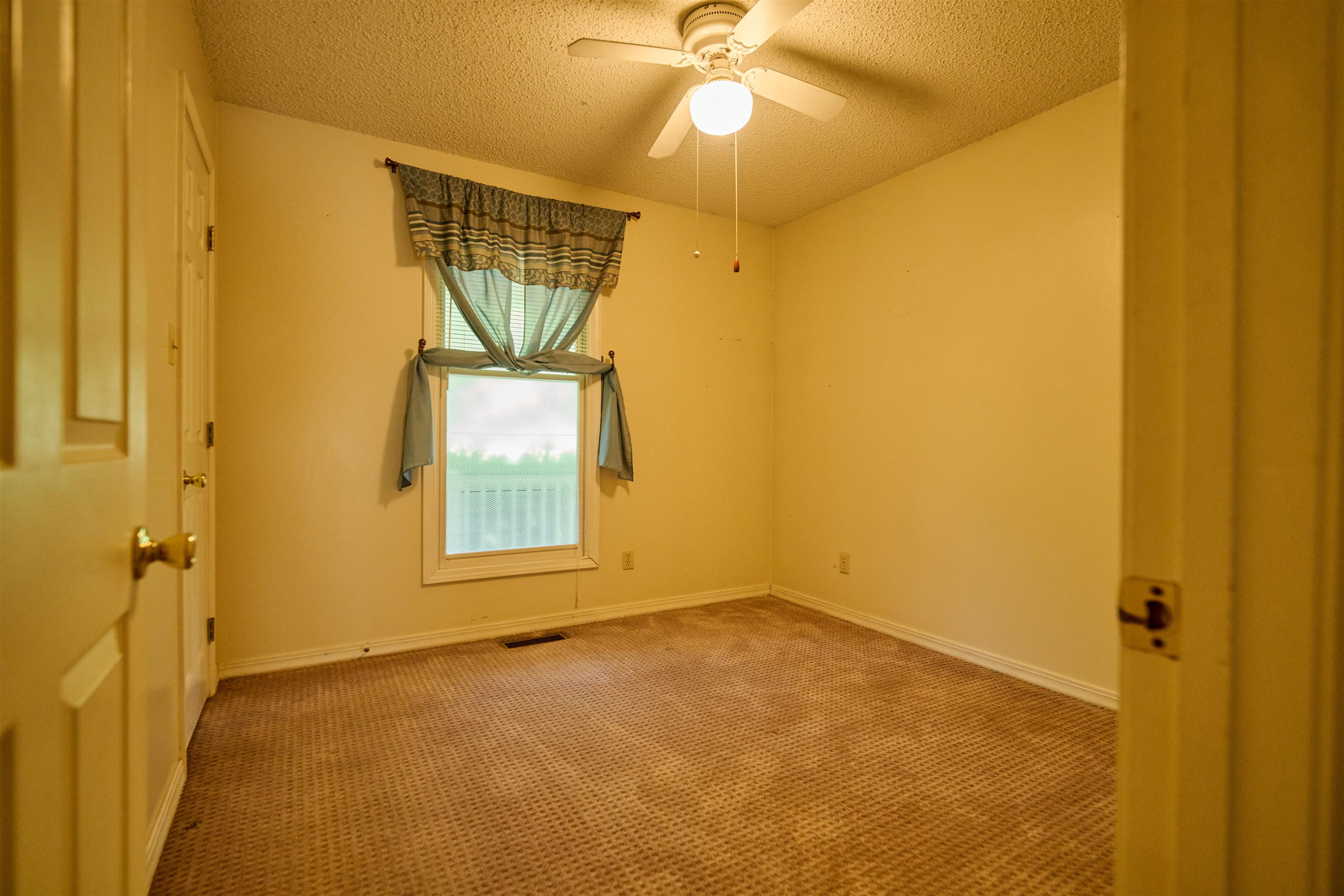102 Hebron Property Photo 31