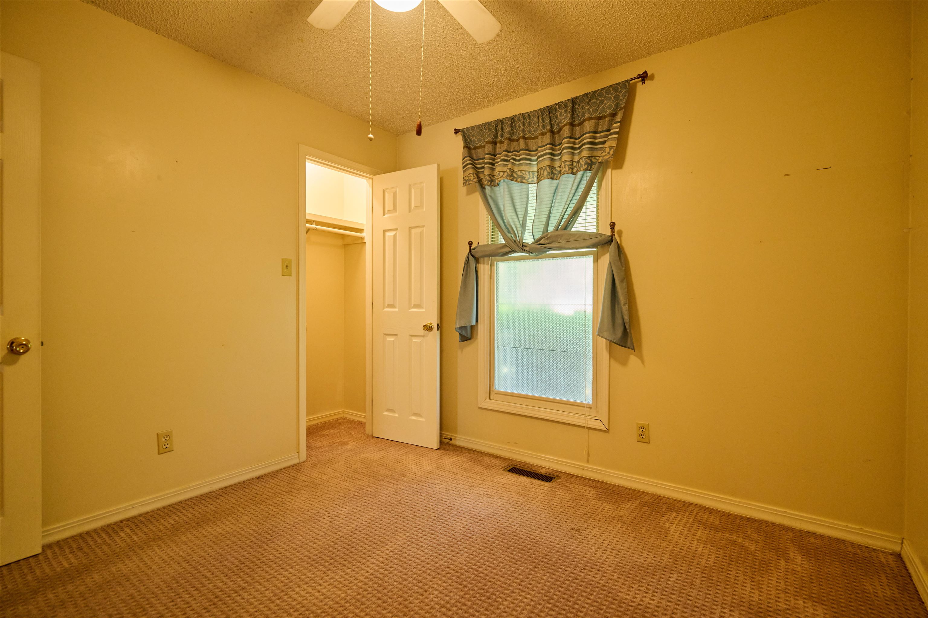102 Hebron Property Photo 32