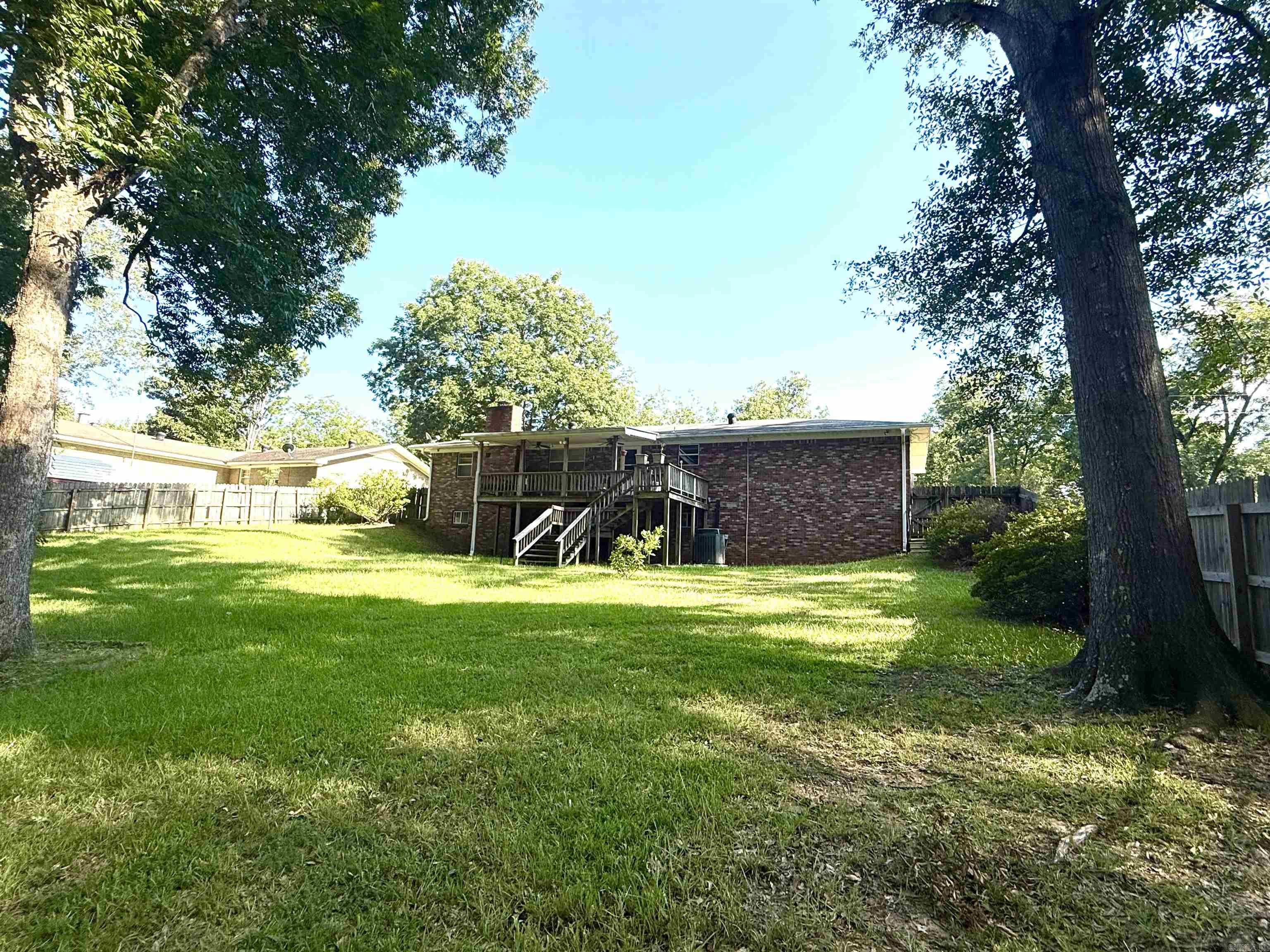 613 E Cedar Property Photo 4