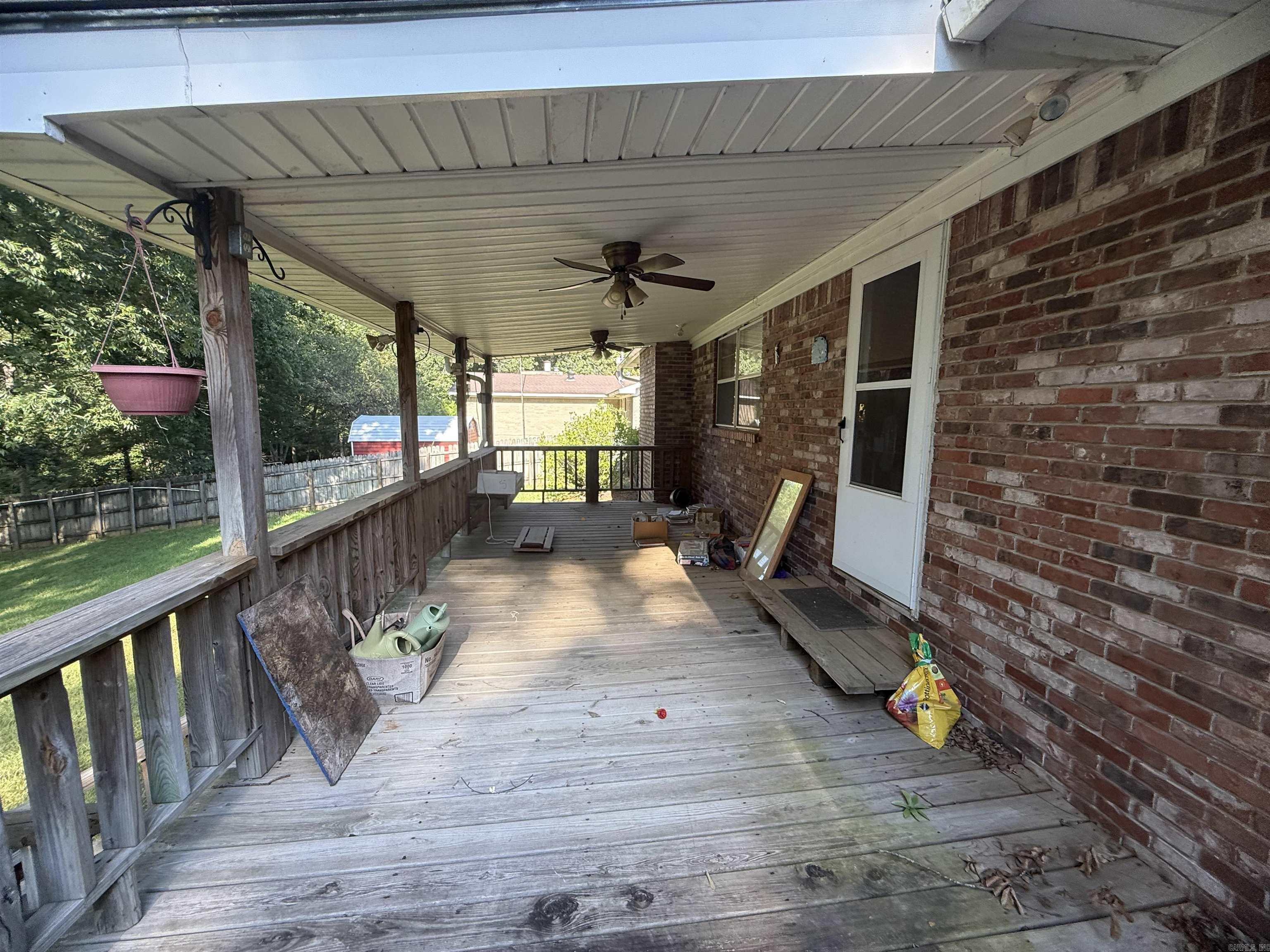 613 E Cedar Property Photo 7