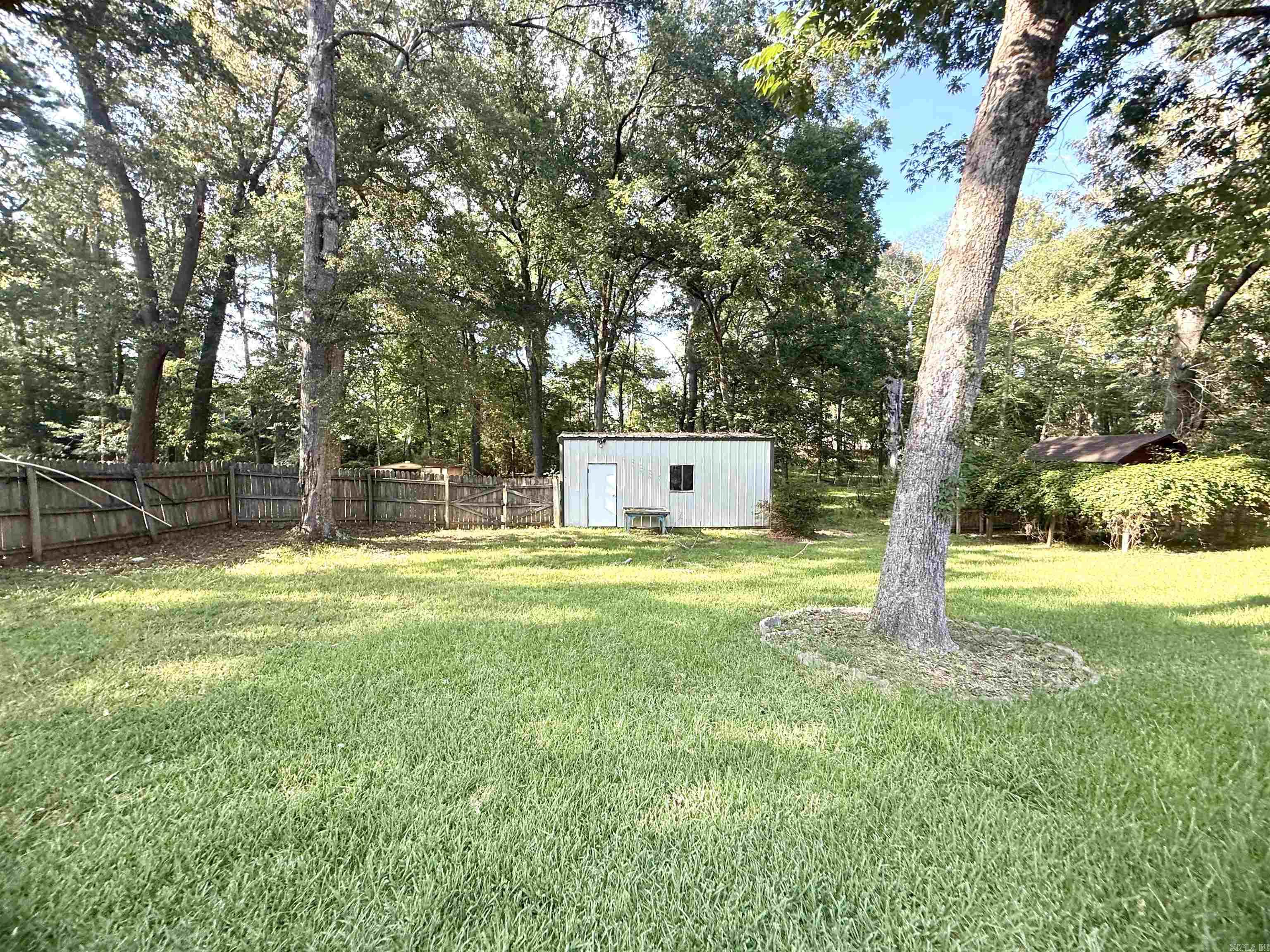 613 E Cedar Property Photo 8