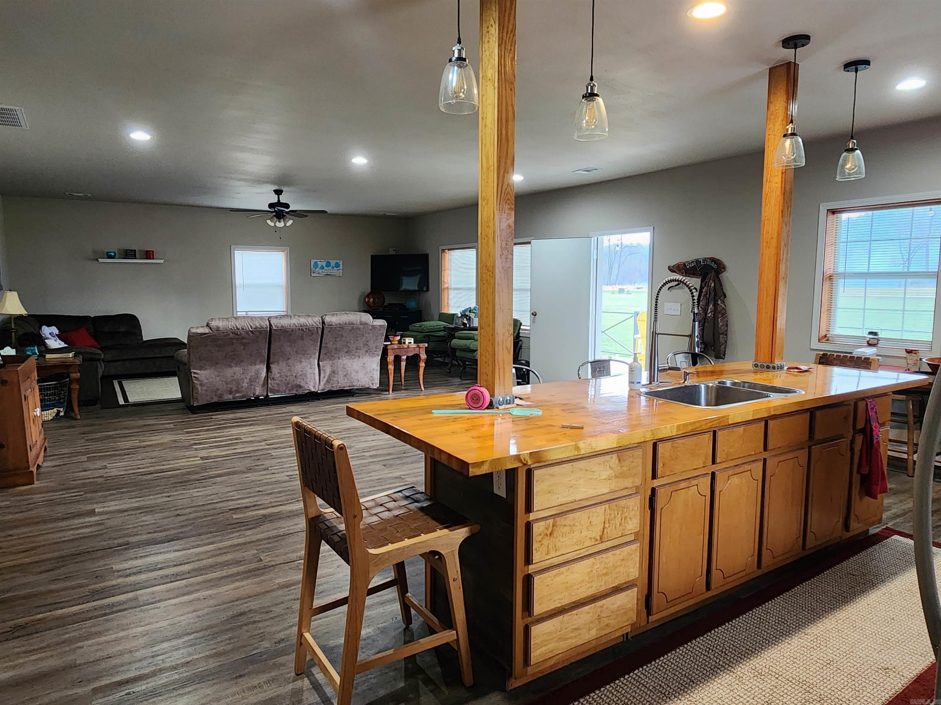 333 Manor Drive Property Photo 8